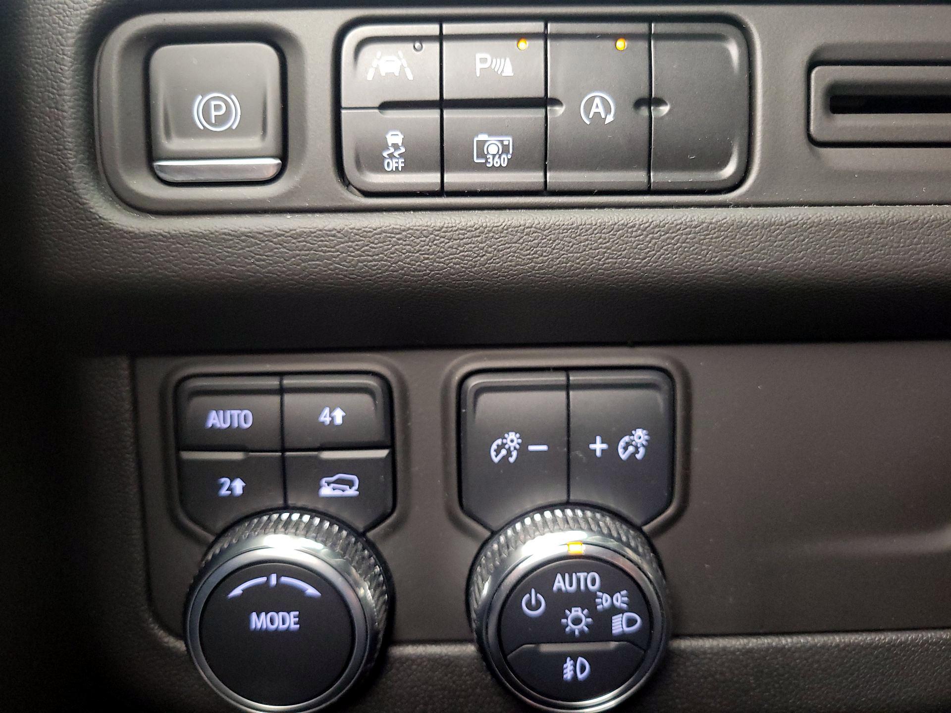 Thumbnail: 2023 GMC Yukon XL - 13