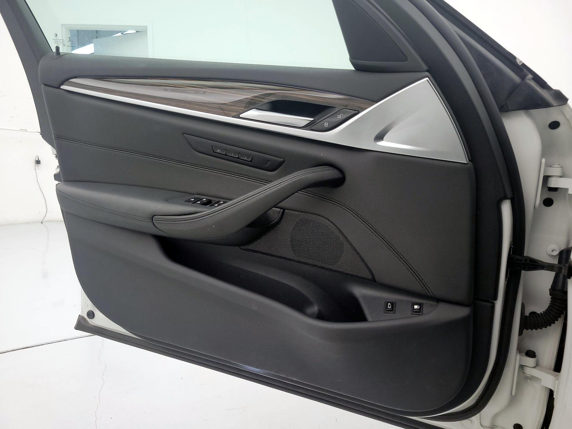 Thumbnail: 2018 BMW 5 Series - 12