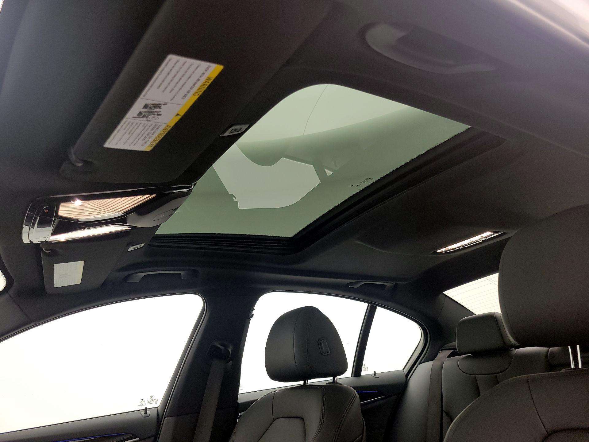 Thumbnail: 2018 BMW 5 Series - 20