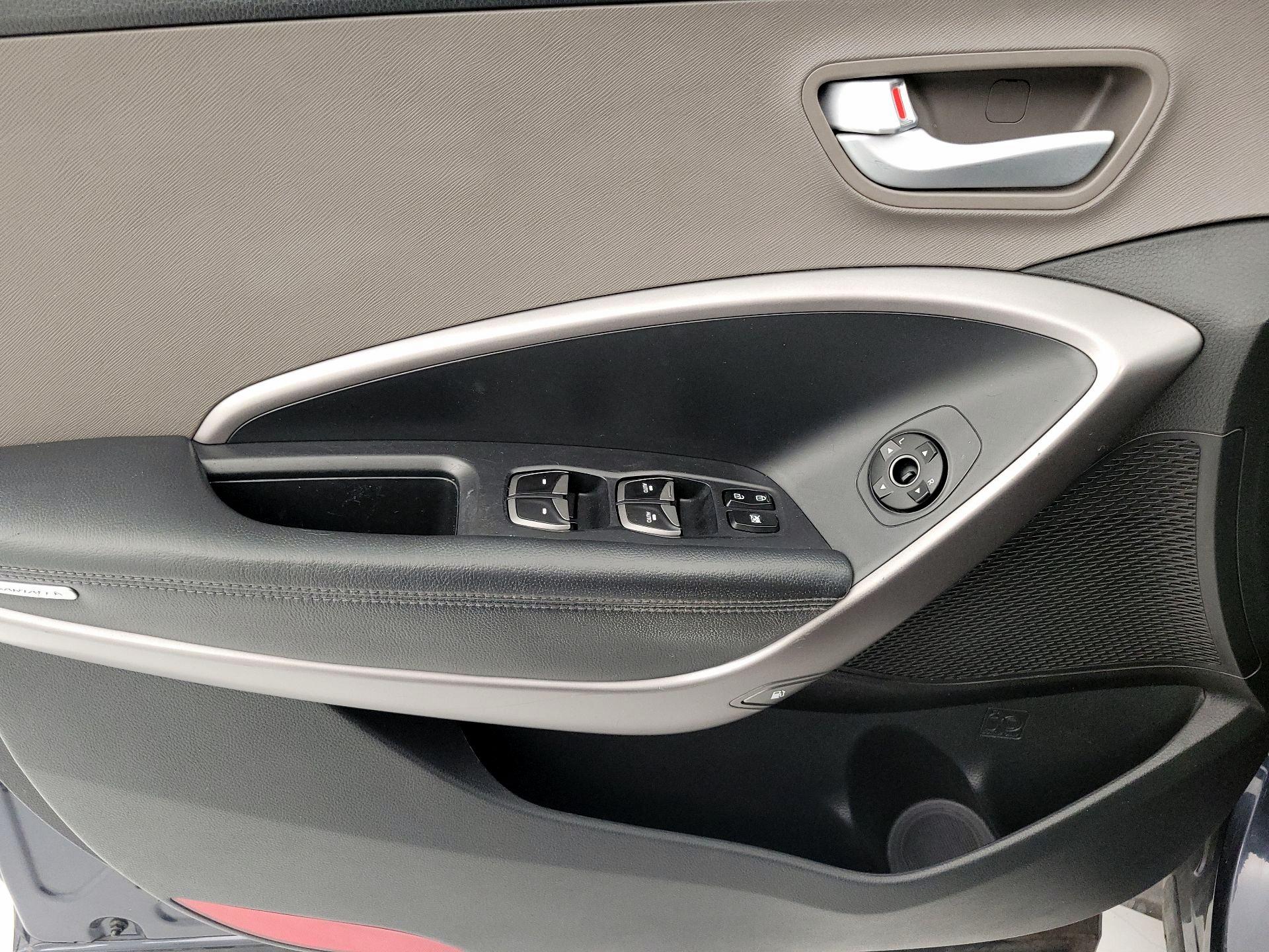 Thumbnail: 2016 Hyundai Santa Fe - 12