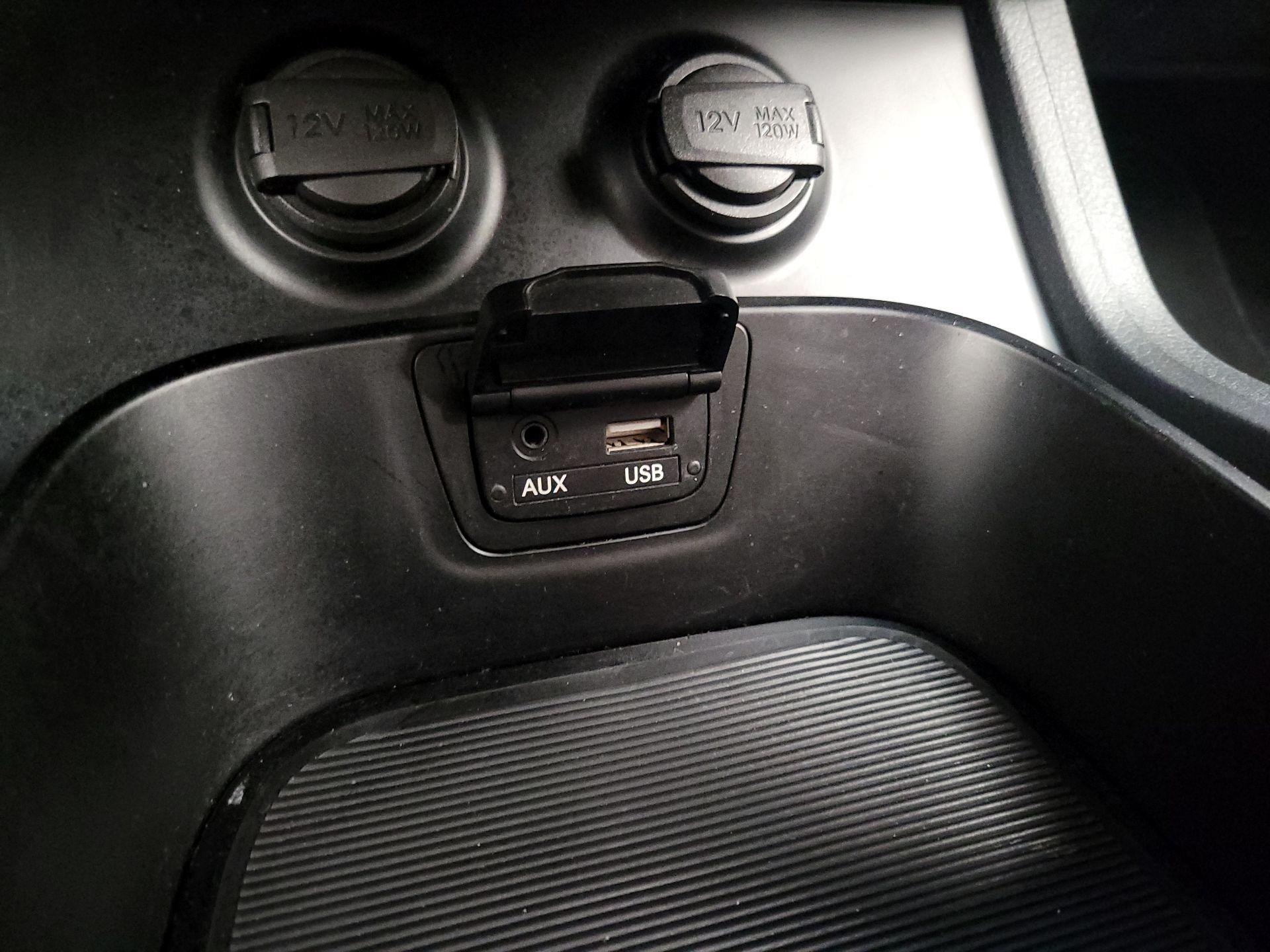 Thumbnail: 2016 Hyundai Santa Fe - 17