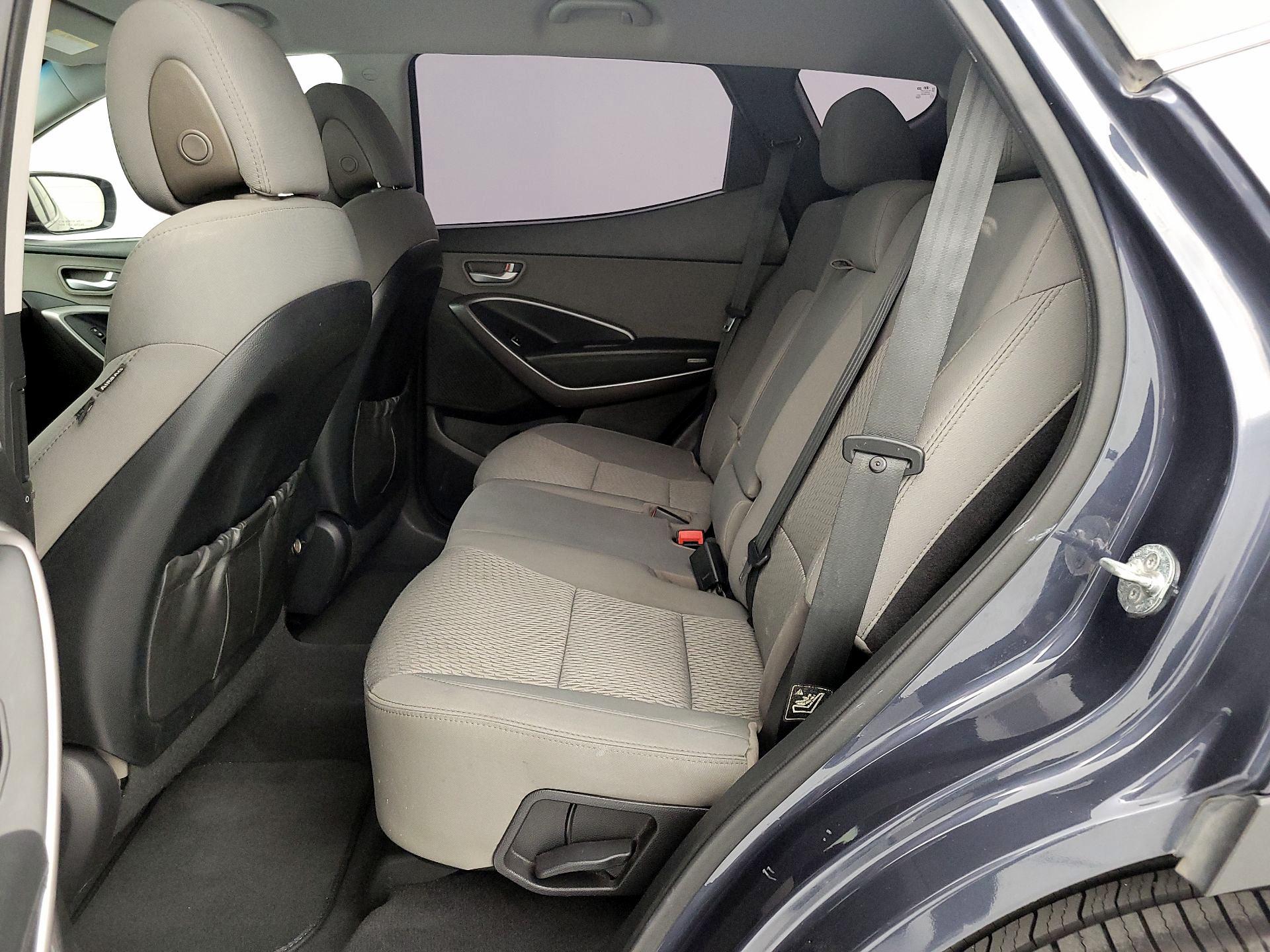 Thumbnail: 2016 Hyundai Santa Fe - 18