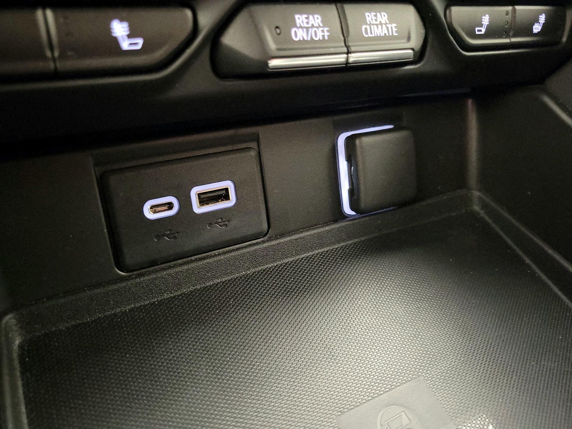 Thumbnail: 2022 Chevrolet Suburban - 18