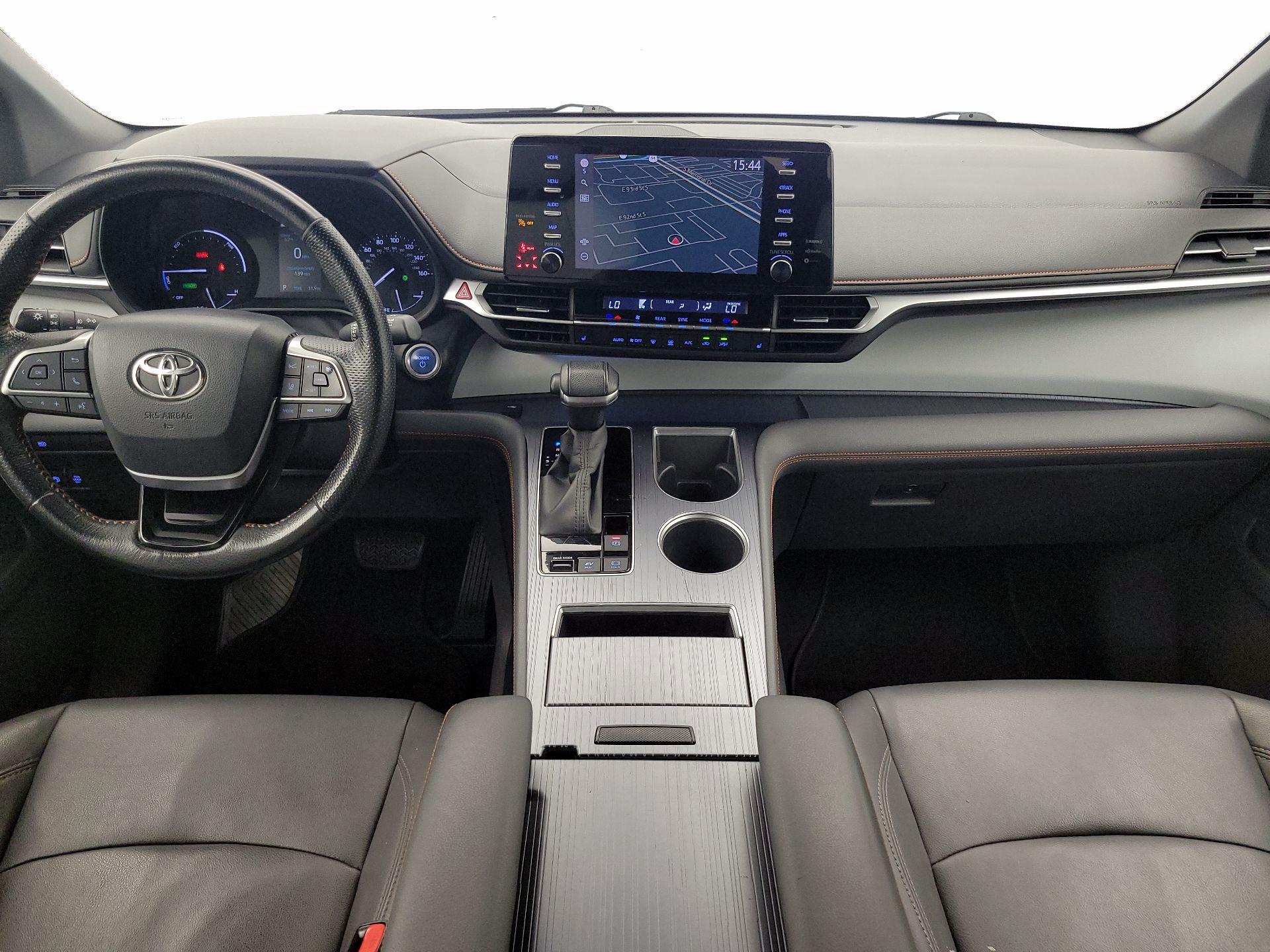 Thumbnail: 2022 Toyota Sienna - 9