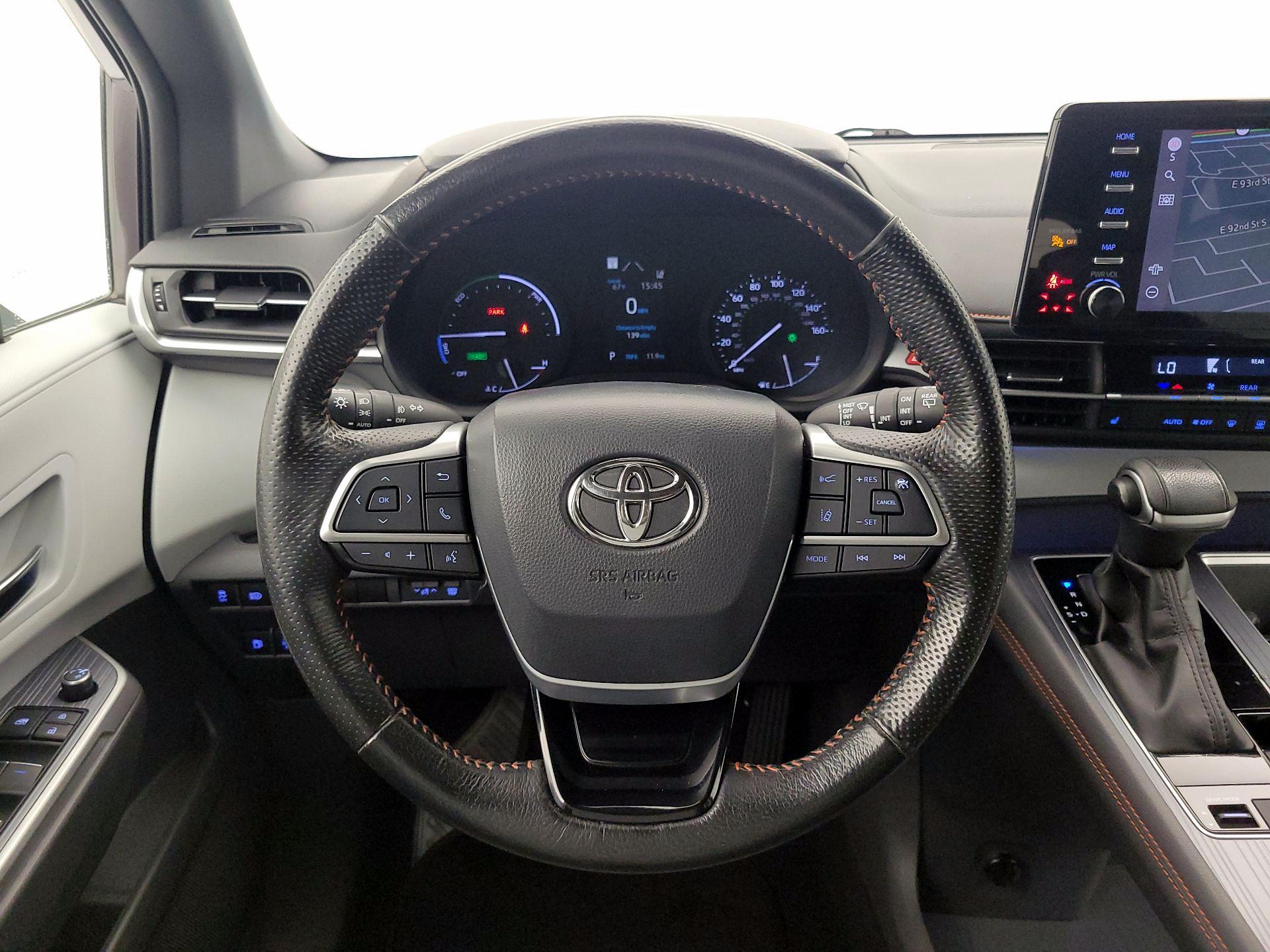 Thumbnail: 2022 Toyota Sienna - 10