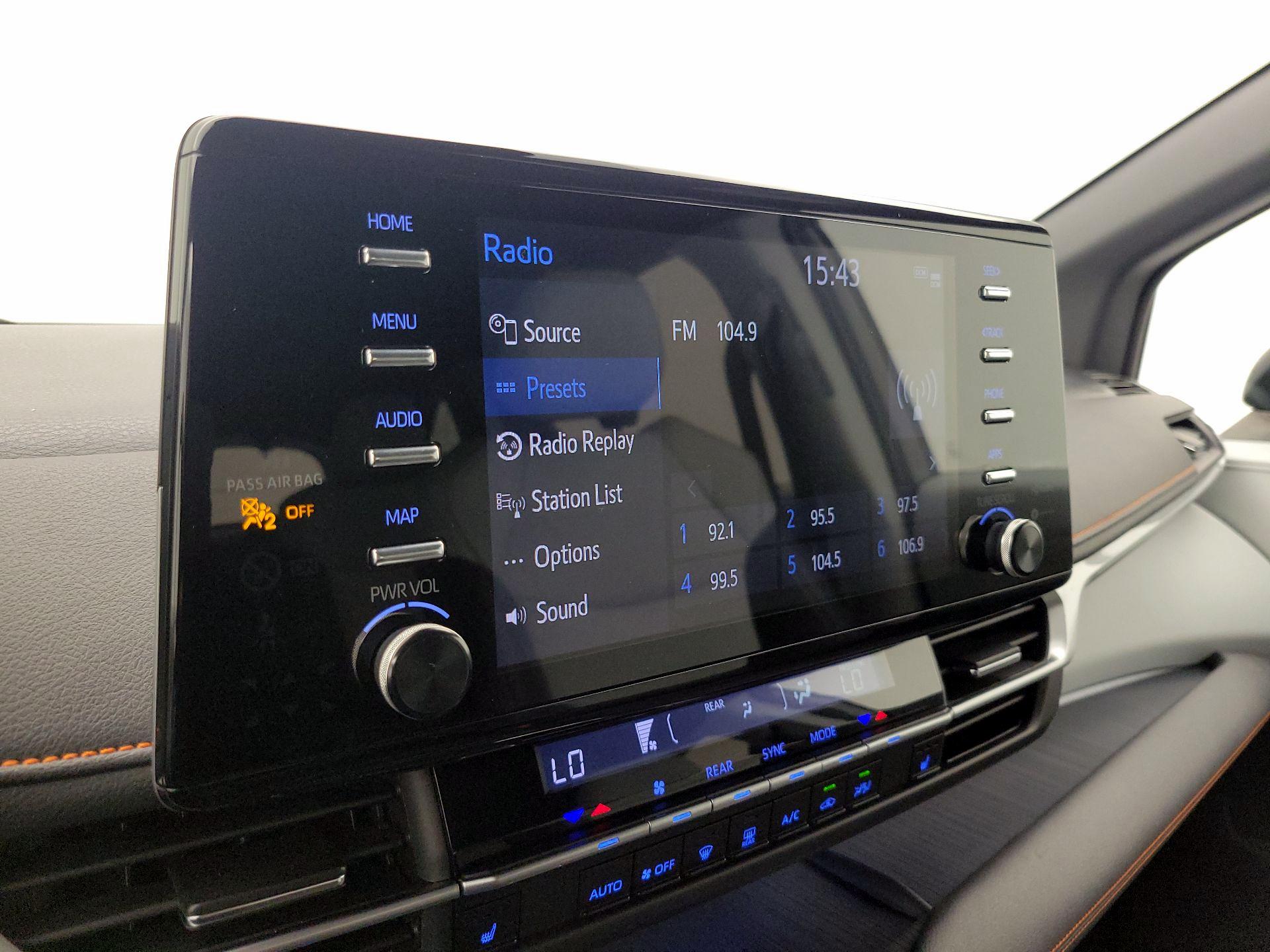 Thumbnail: 2022 Toyota Sienna - 16