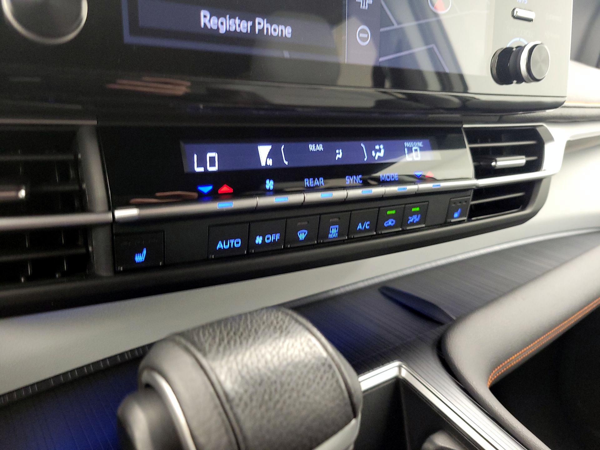 Thumbnail: 2022 Toyota Sienna - 17