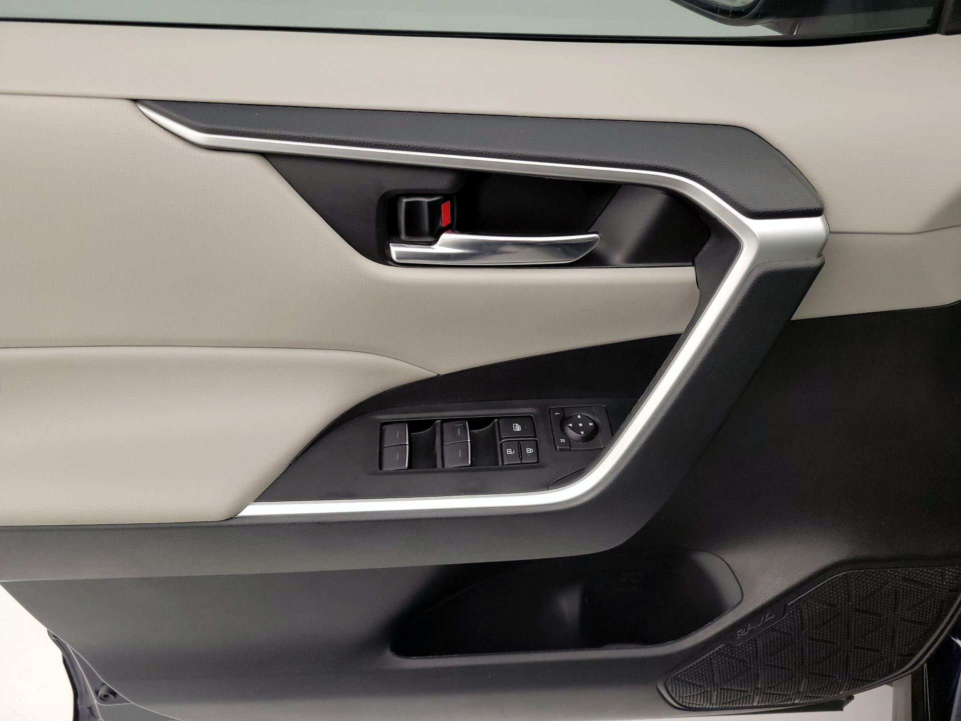 Thumbnail: 2024 Toyota RAV4 - 12