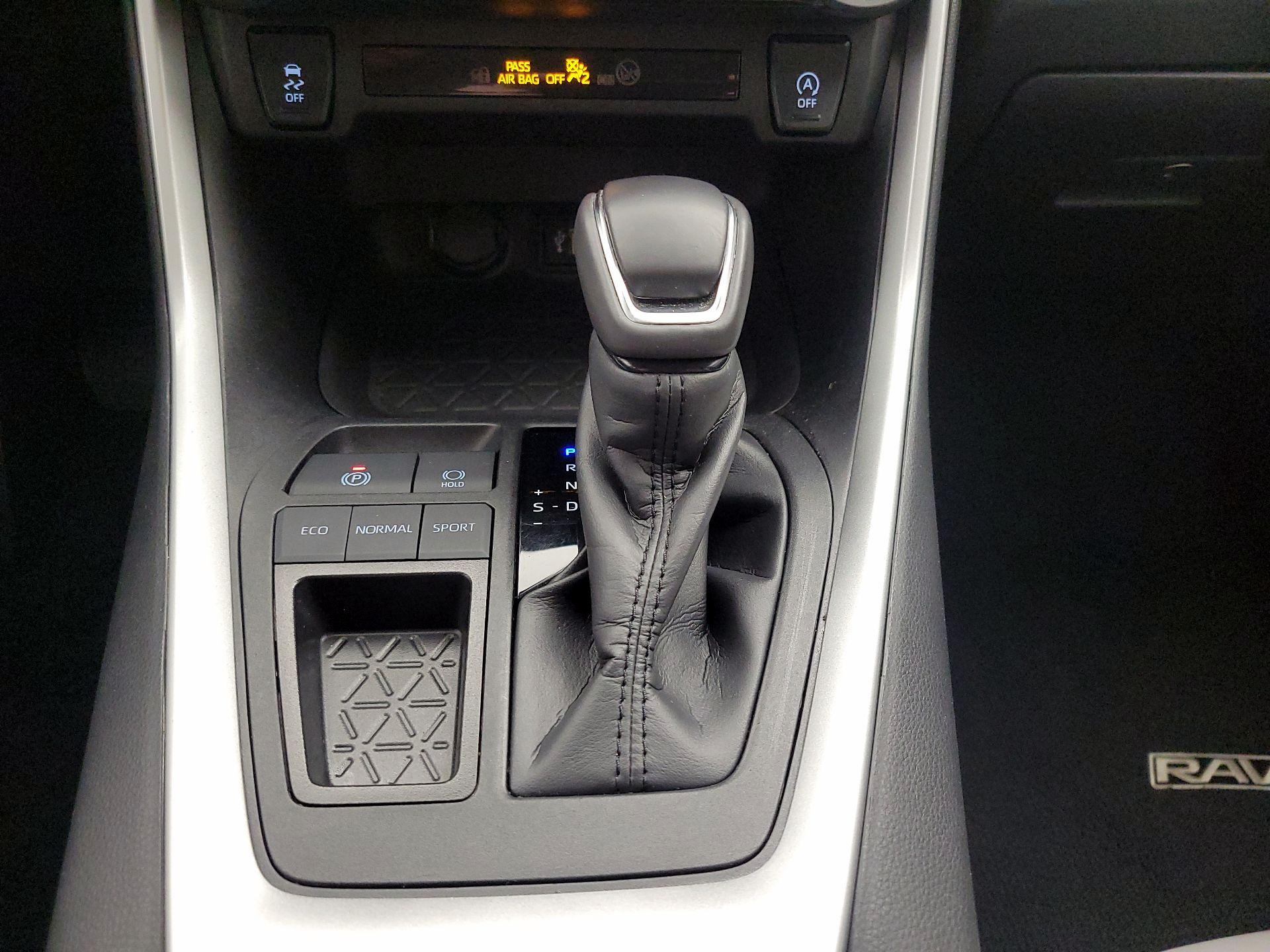 Thumbnail: 2024 Toyota RAV4 - 18