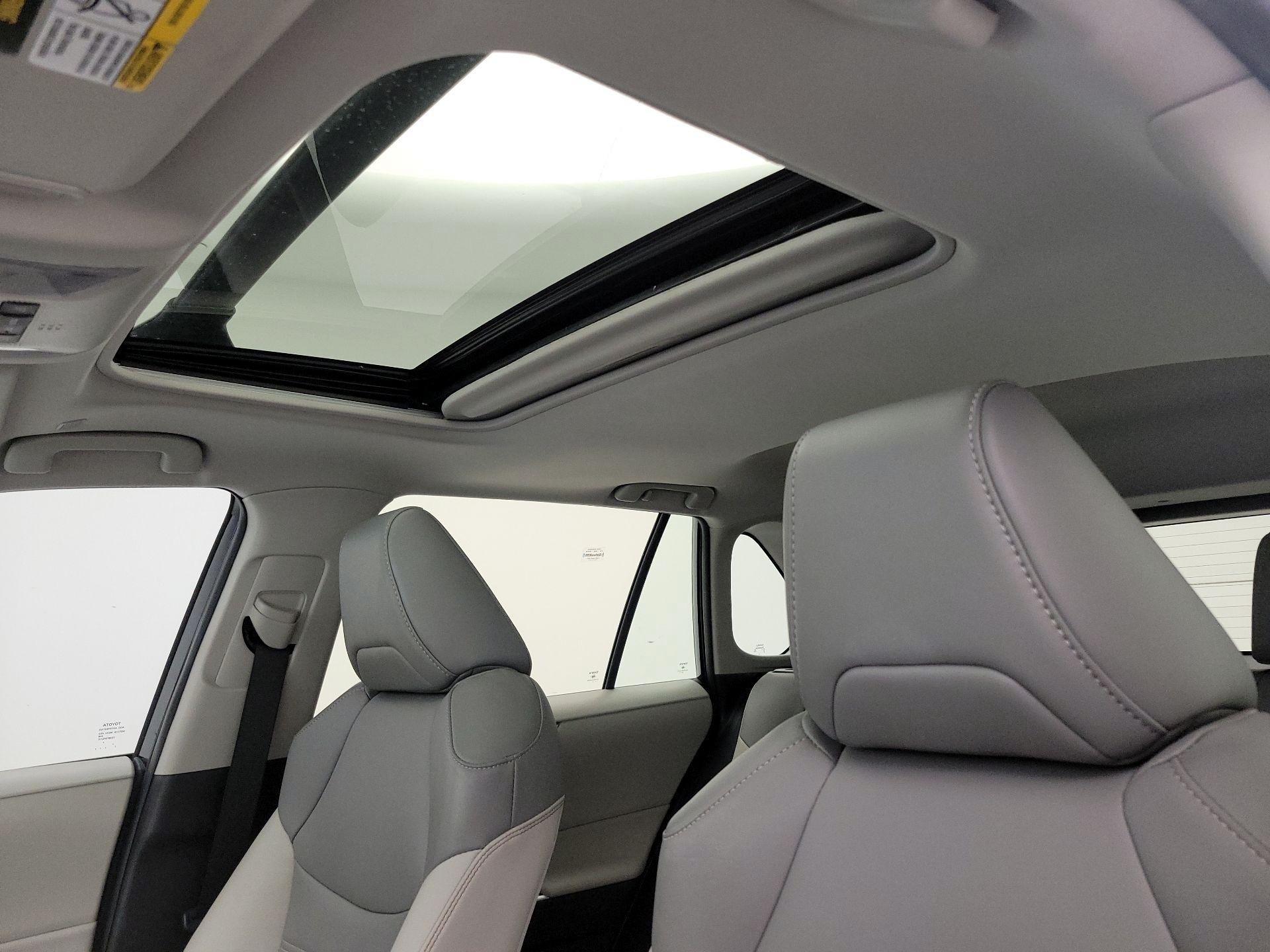 Thumbnail: 2024 Toyota RAV4 - 20