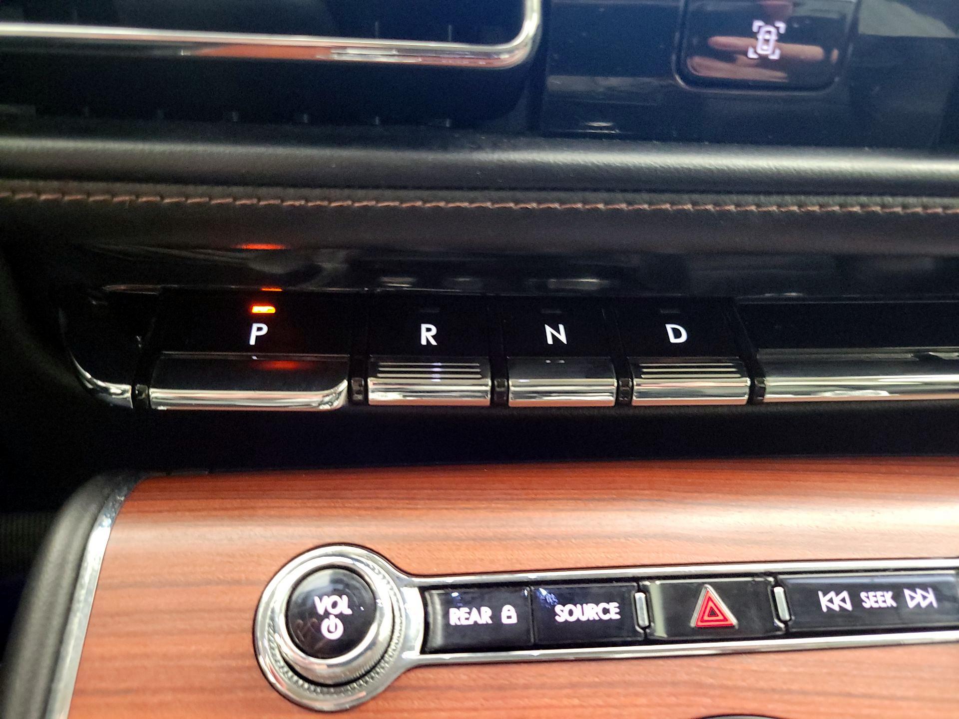 Thumbnail: 2021 Lincoln Aviator - 18