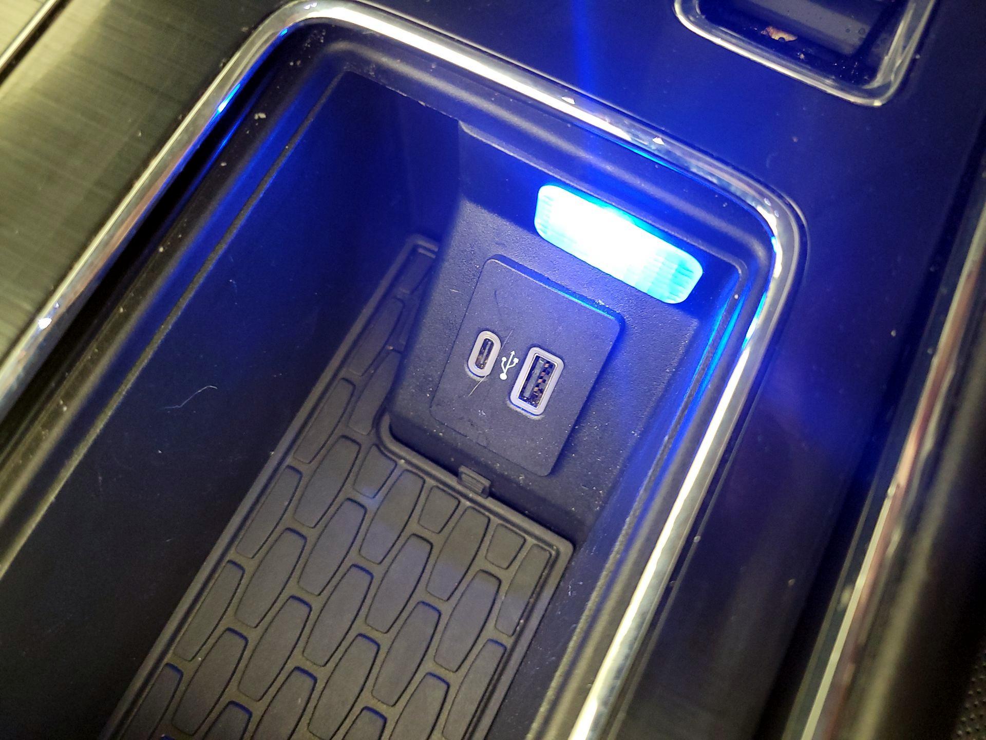 Thumbnail: 2021 Lincoln Aviator - 19