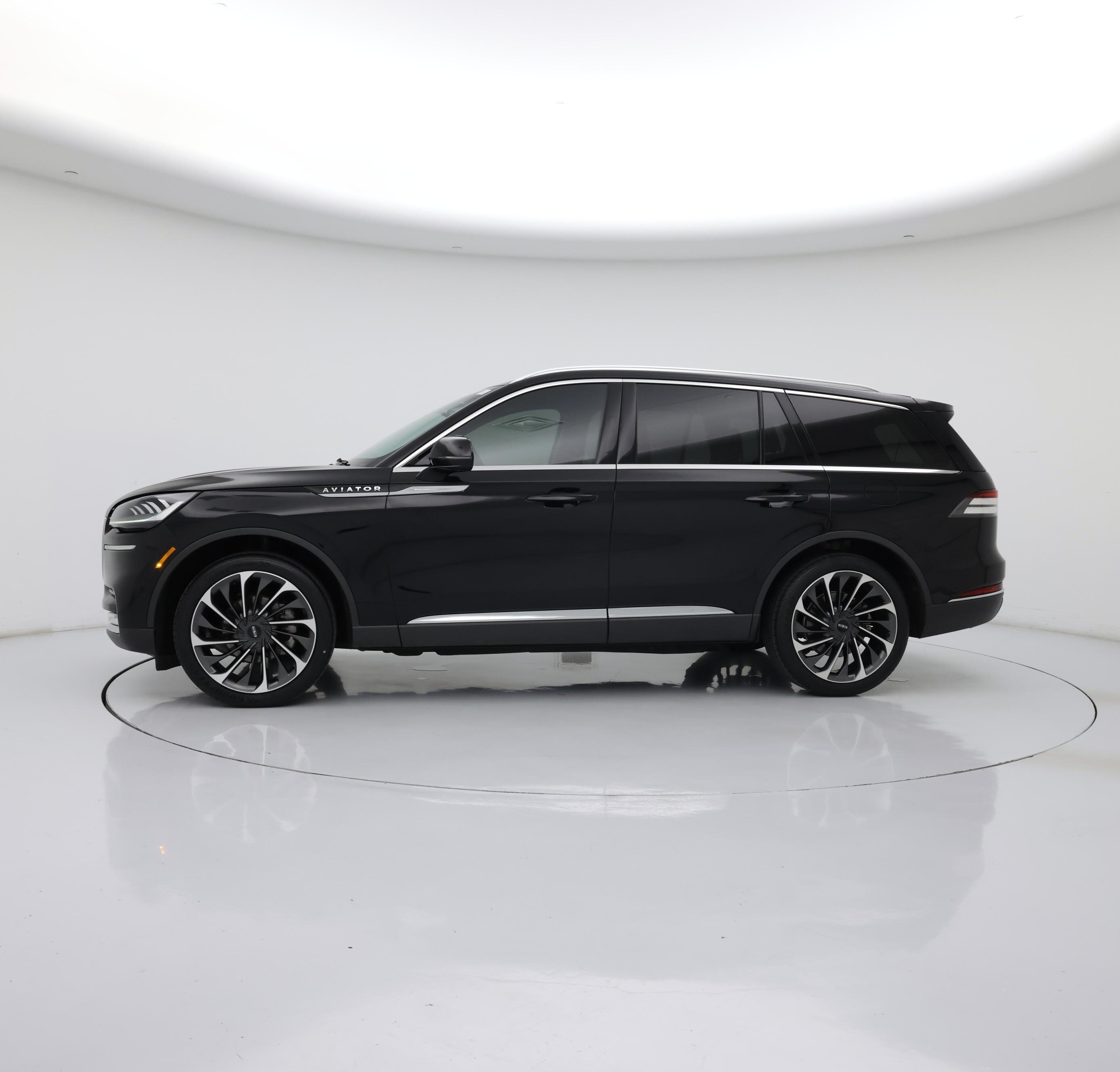 Thumbnail: 2021 Lincoln Aviator - 3