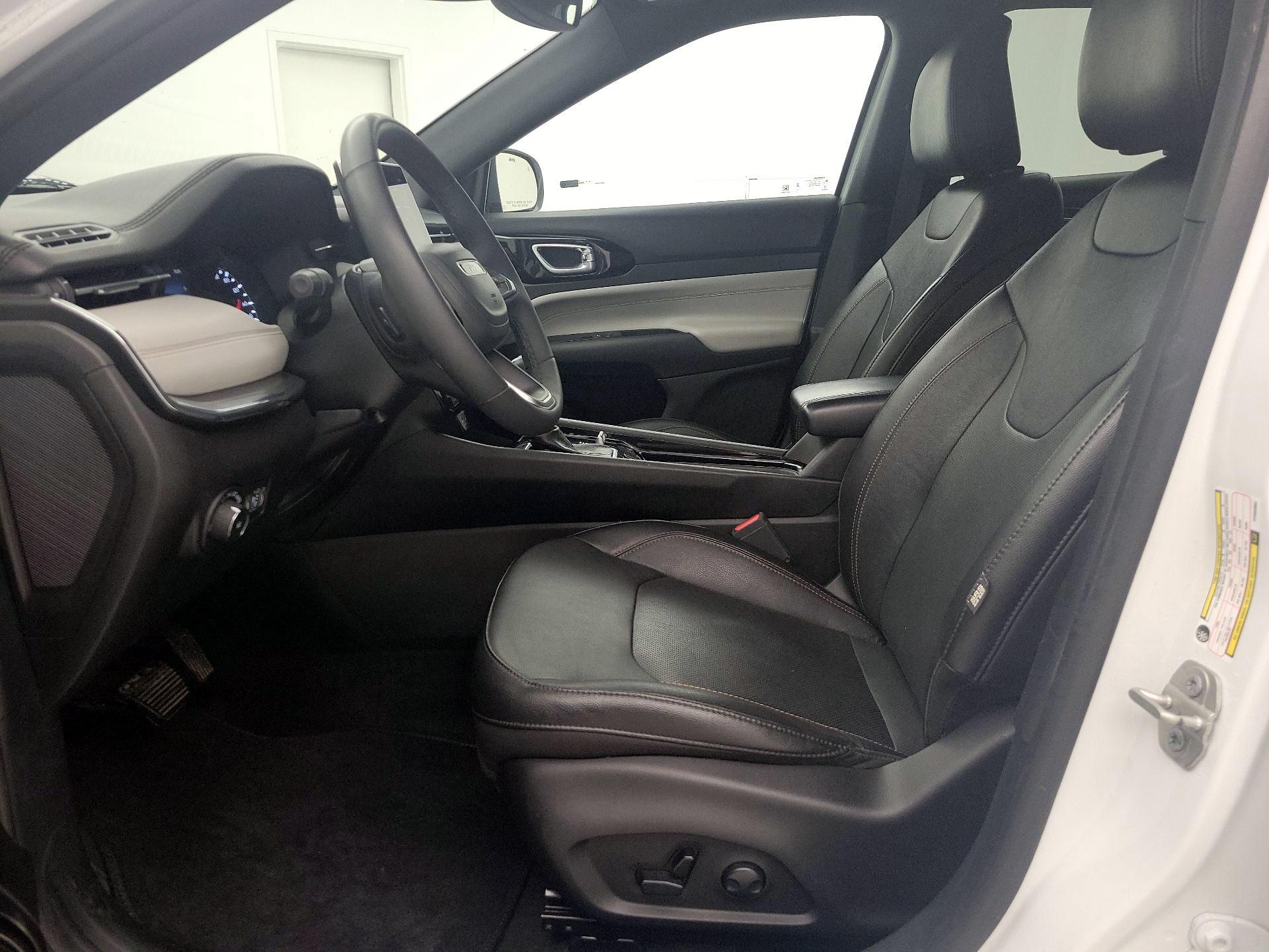 Thumbnail: 2023 Jeep Compass - 11