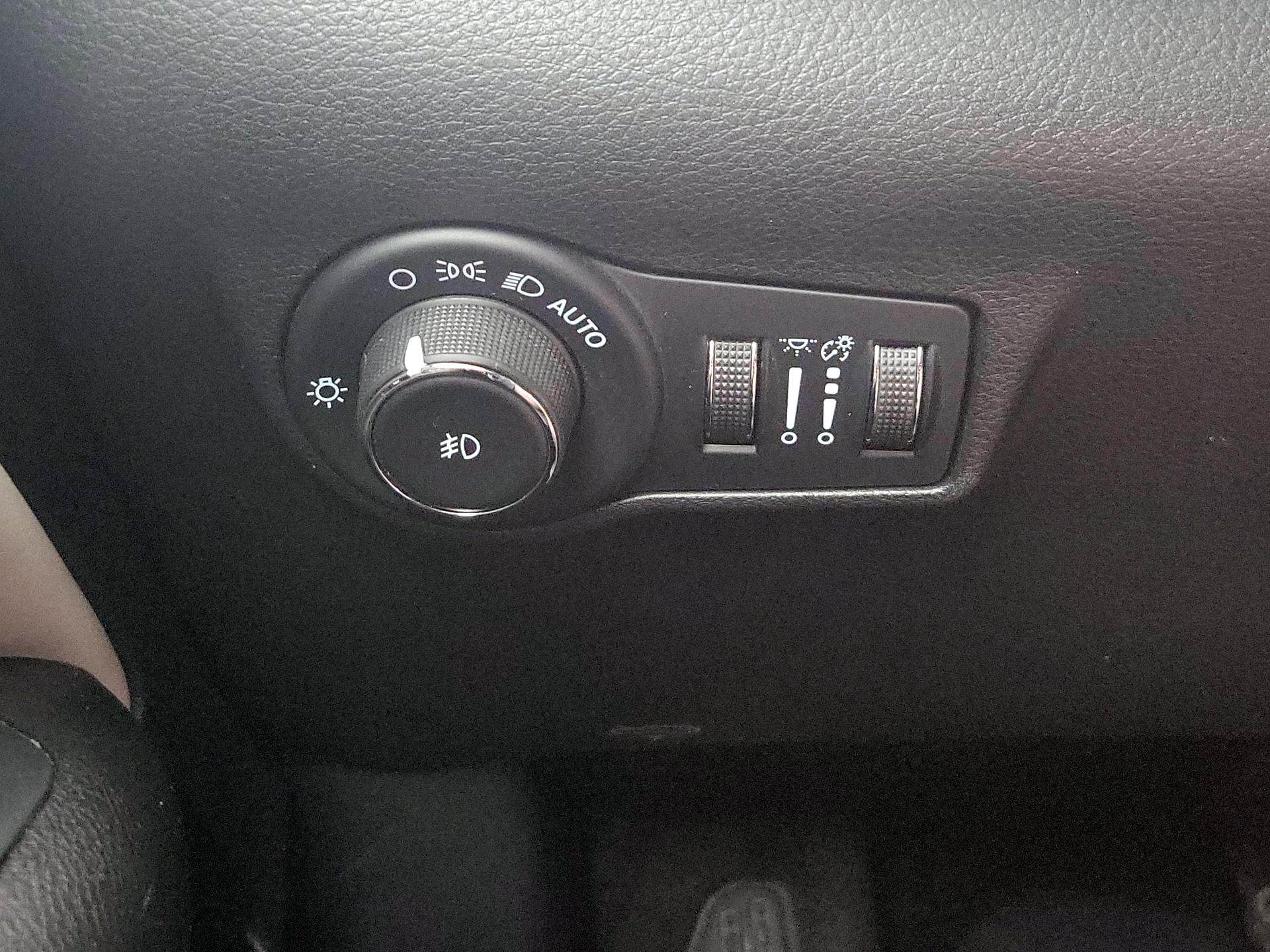 Thumbnail: 2023 Jeep Compass - 13