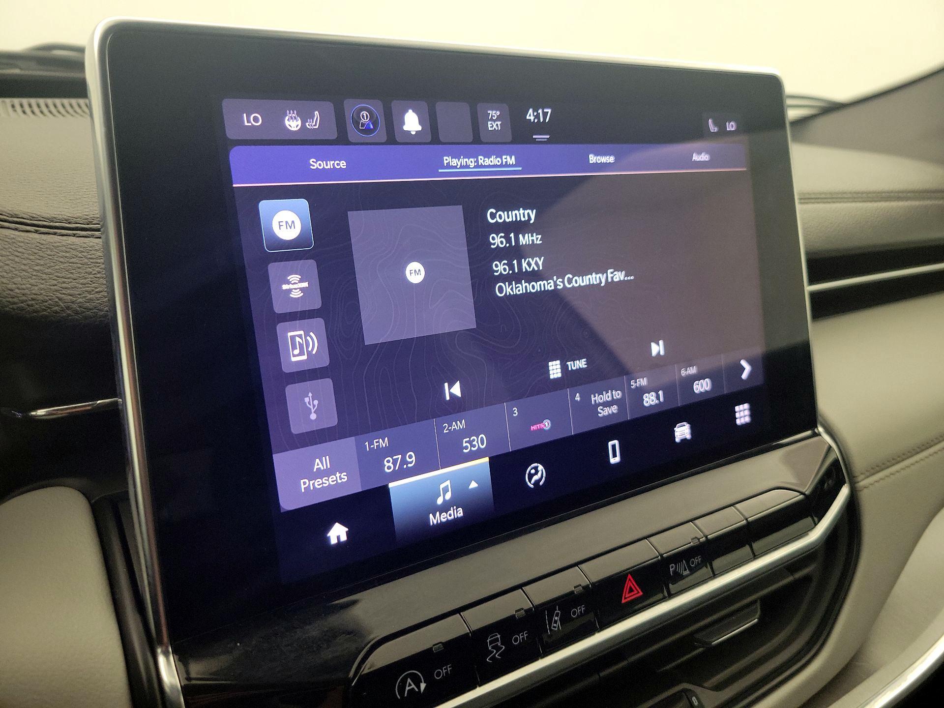 Thumbnail: 2023 Jeep Compass - 15