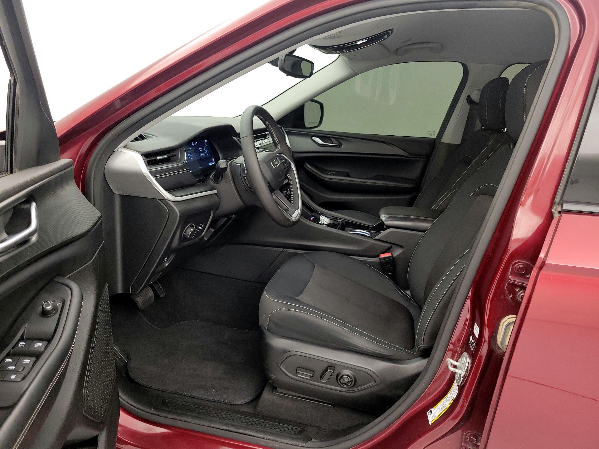 Thumbnail: 2023 Jeep Grand Cherokee - 11