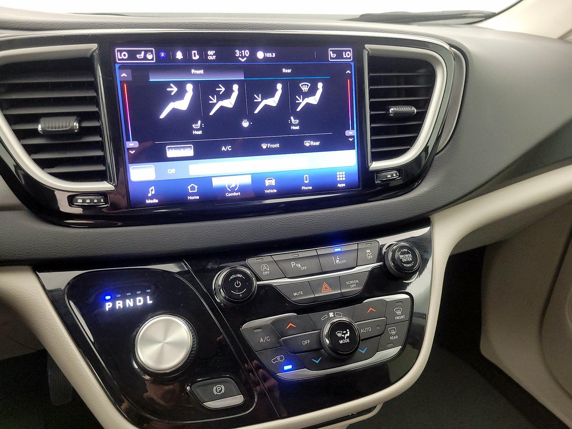 Thumbnail: 2023 Chrysler Pacifica - 16