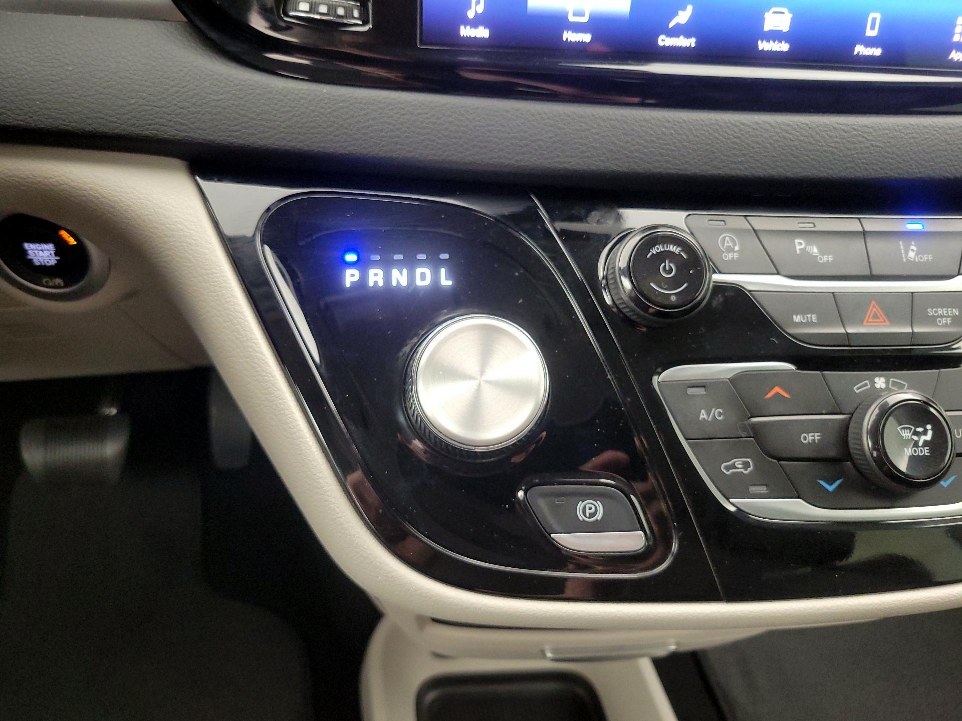 Thumbnail: 2023 Chrysler Pacifica - 17