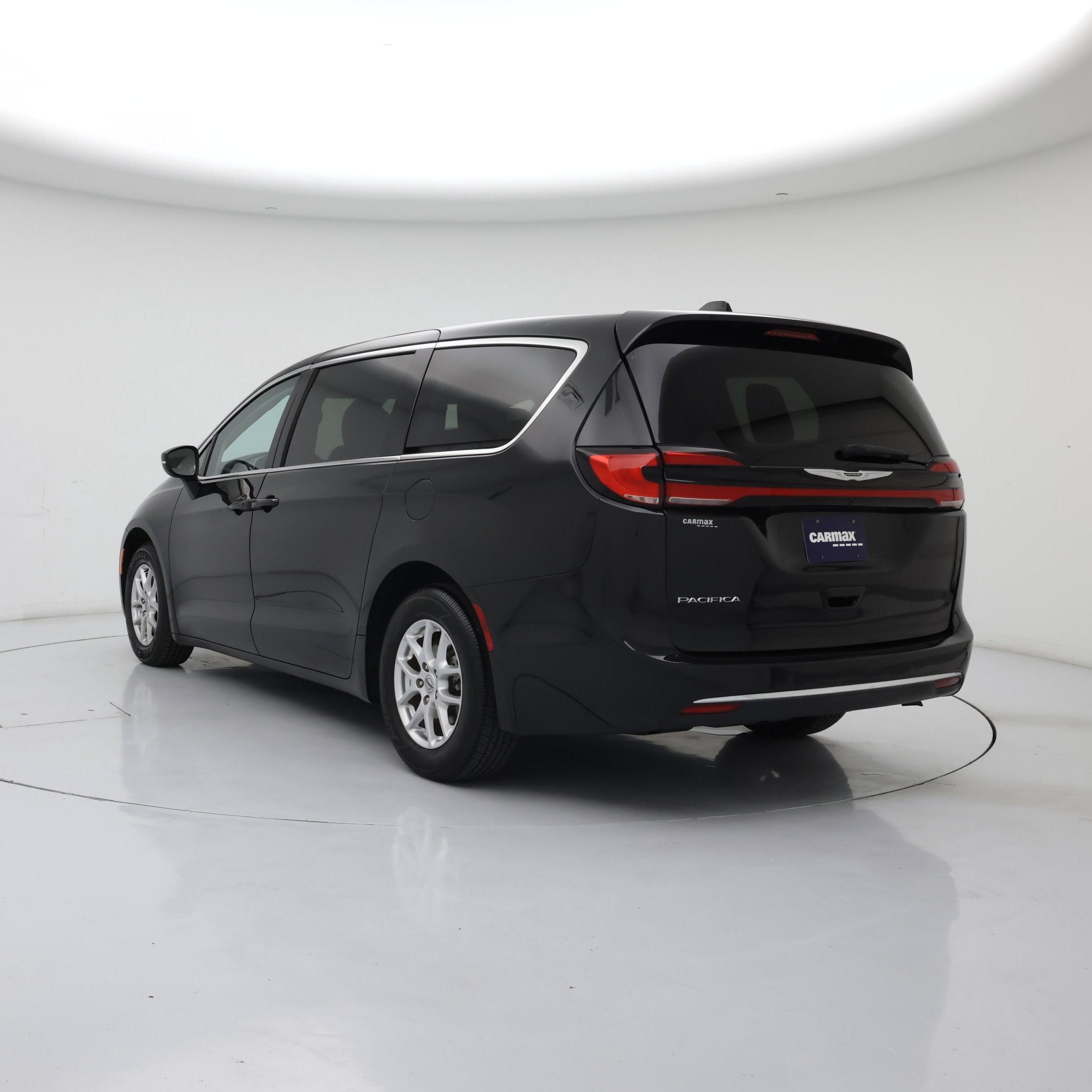 Thumbnail: 2023 Chrysler Pacifica - 2