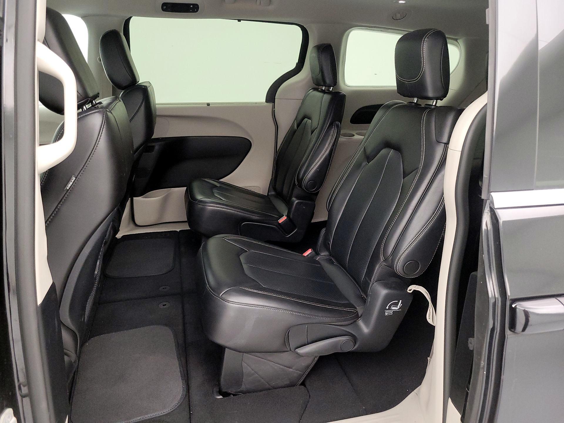 Thumbnail: 2023 Chrysler Pacifica - 19