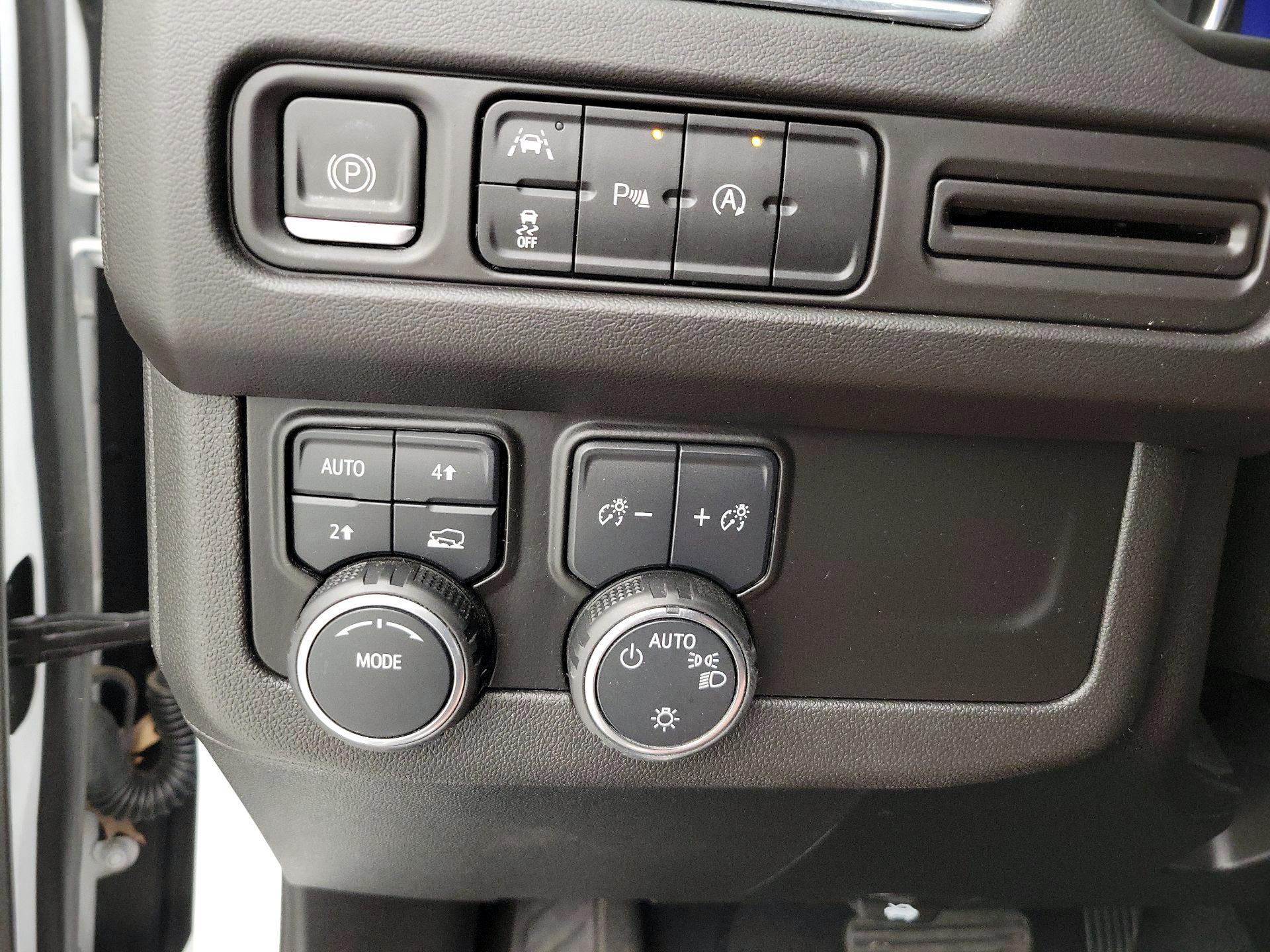 Thumbnail: 2023 Chevrolet Tahoe - 13