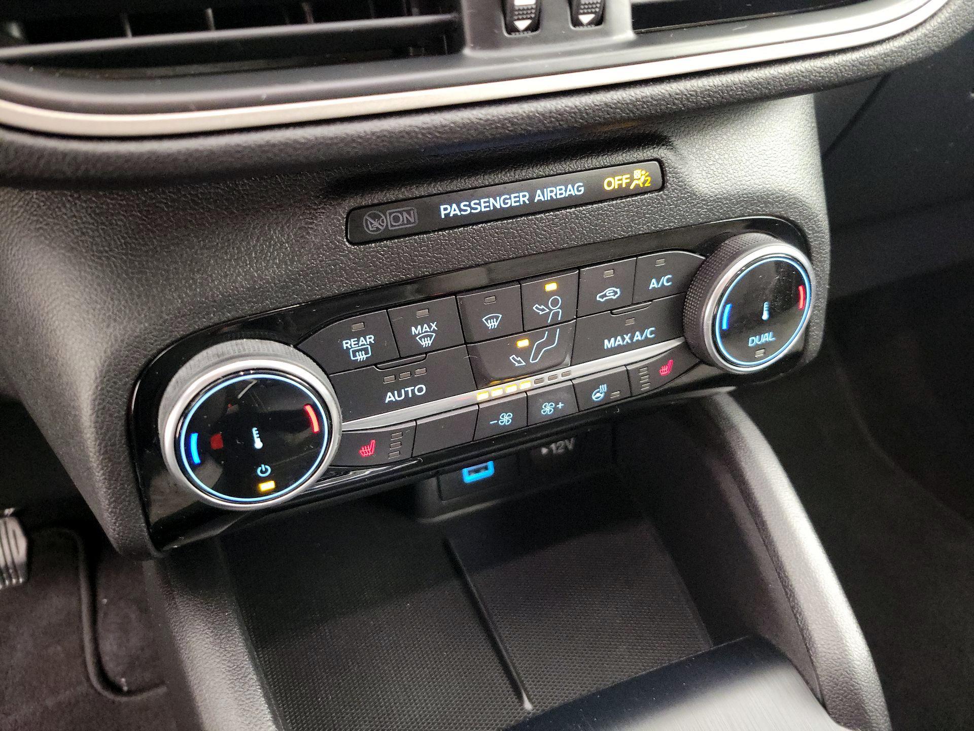 Thumbnail: 2022 Ford Escape - 16