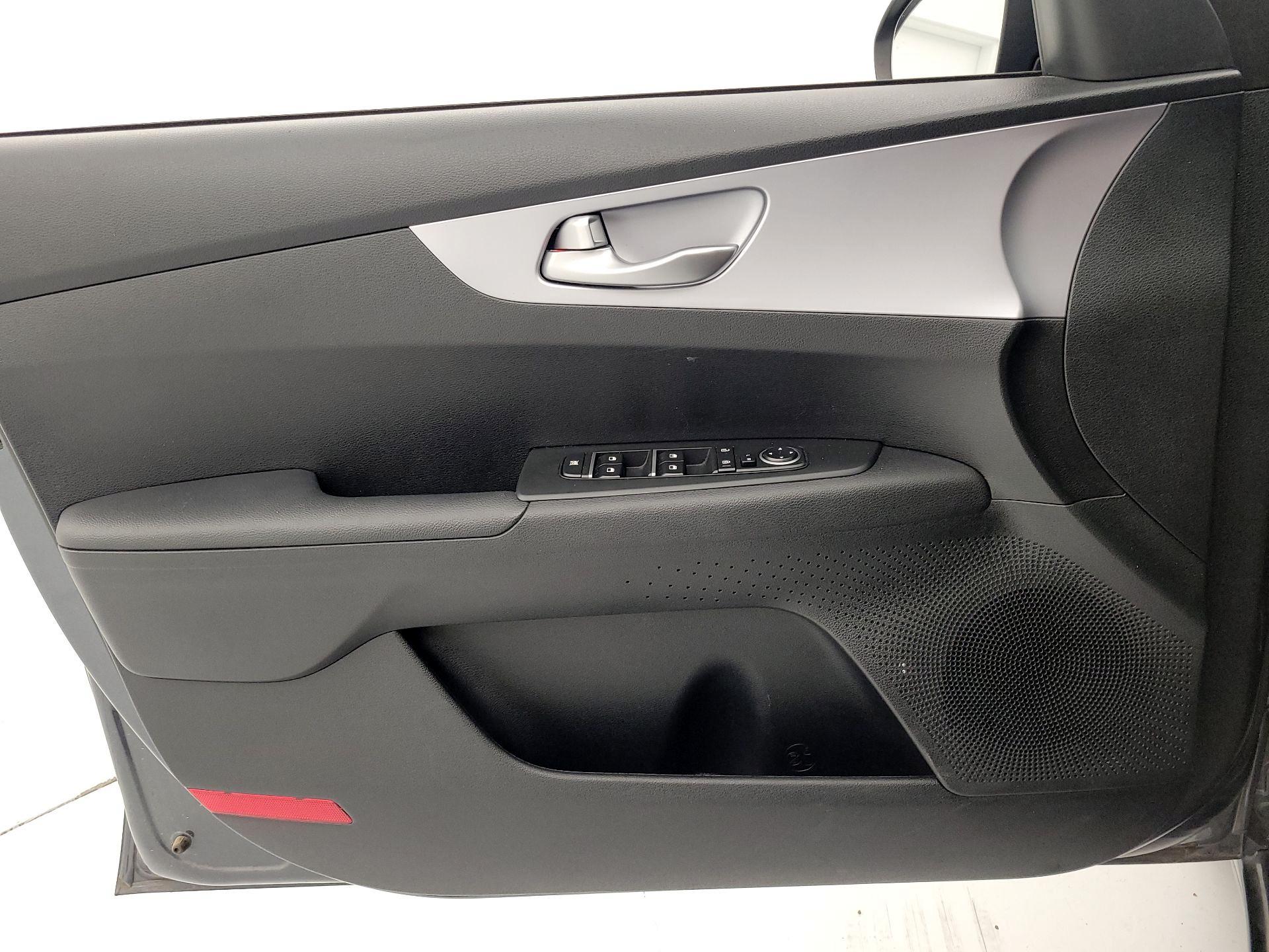 Thumbnail: 2024 Kia Forte - 12