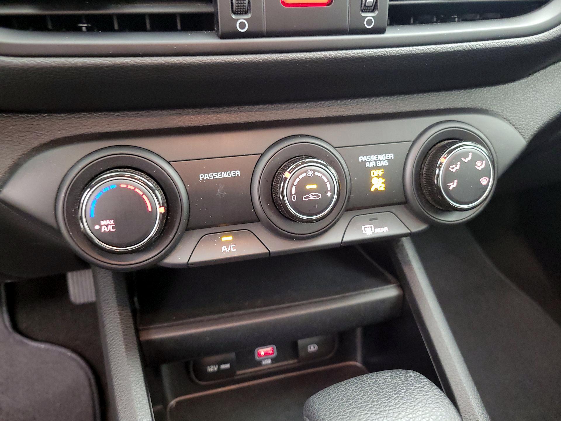 Thumbnail: 2024 Kia Forte - 16