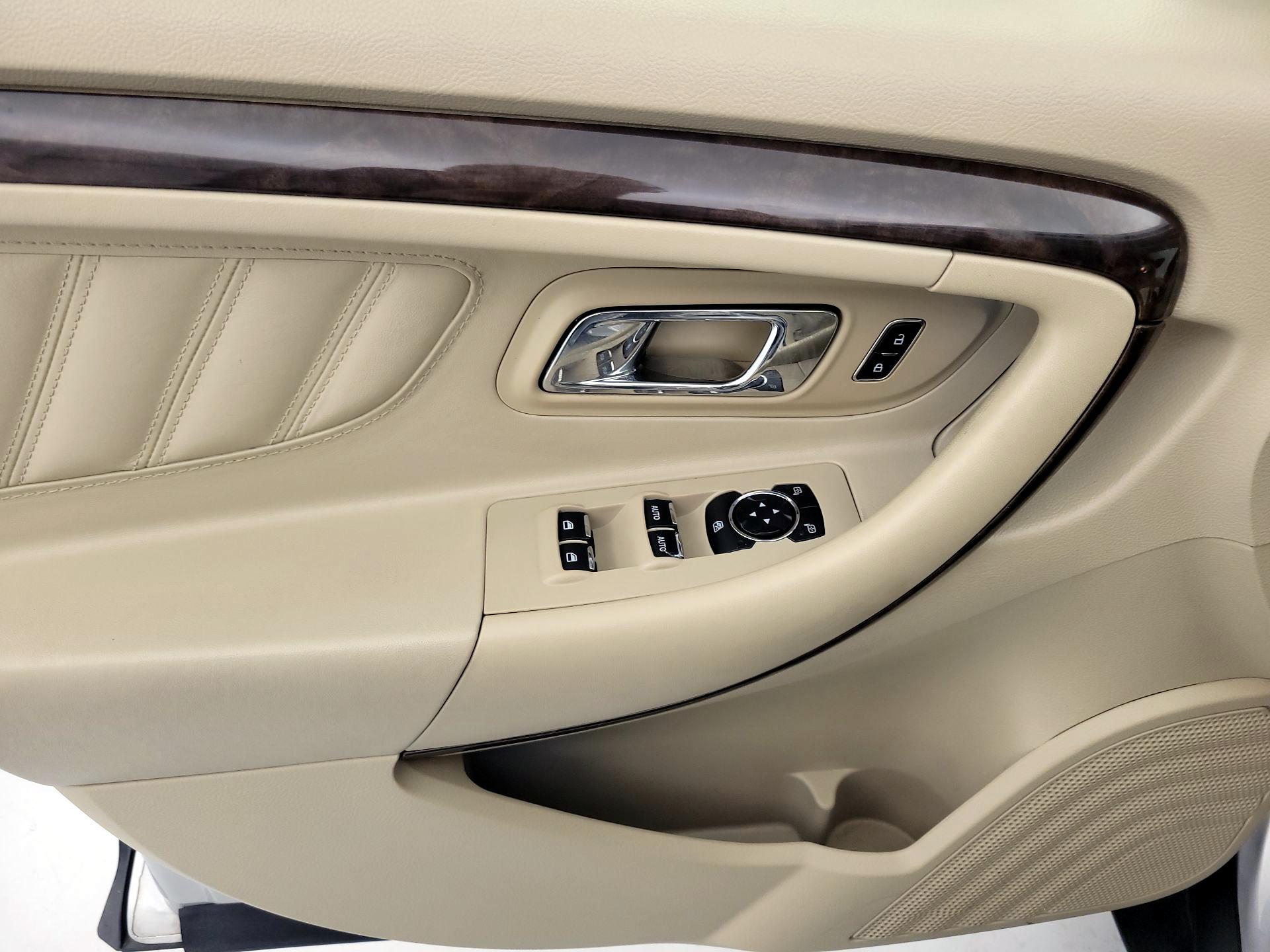 Thumbnail: 2015 Ford Taurus - 12