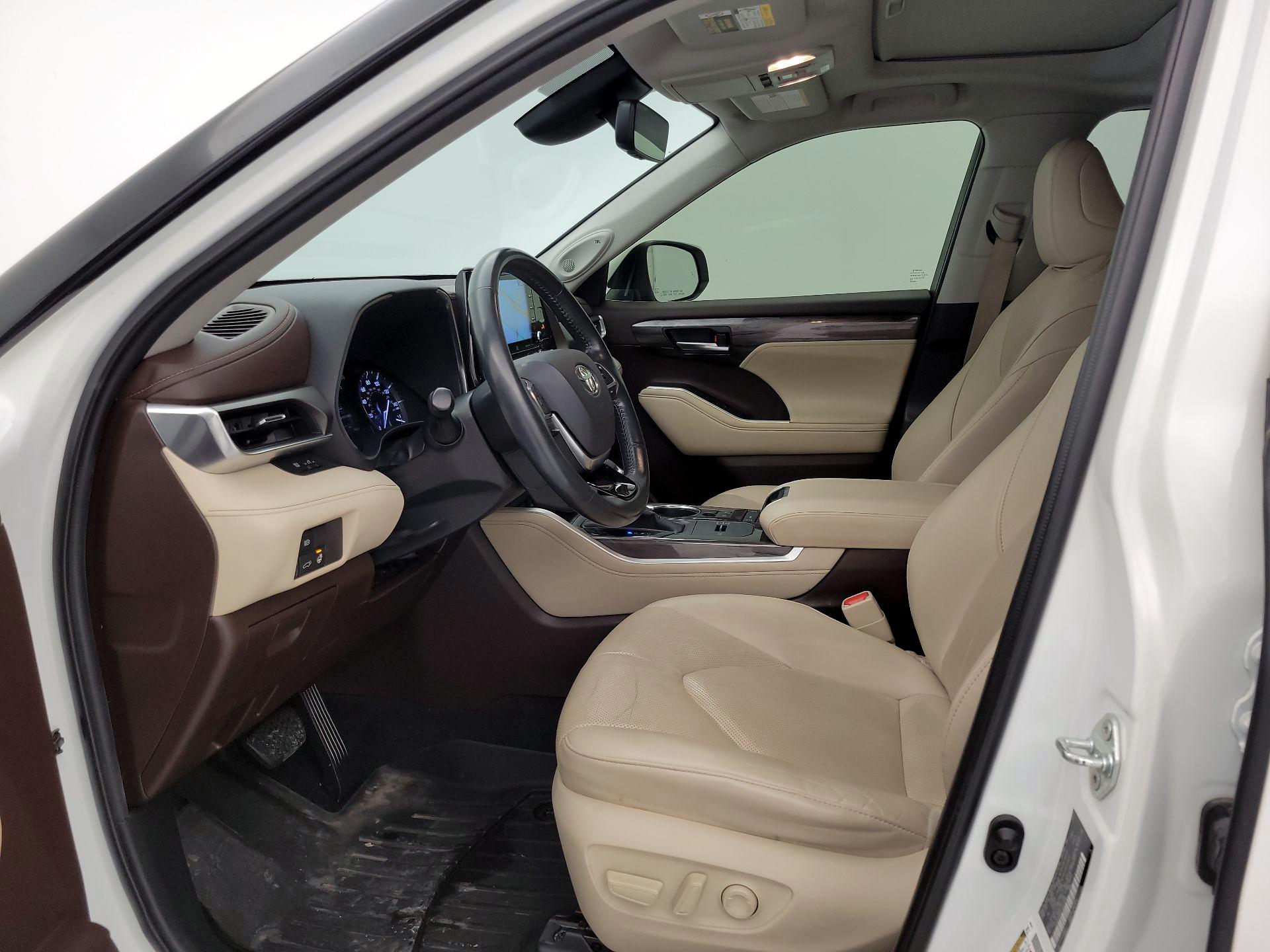 Thumbnail: 2020 Toyota Highlander - 11