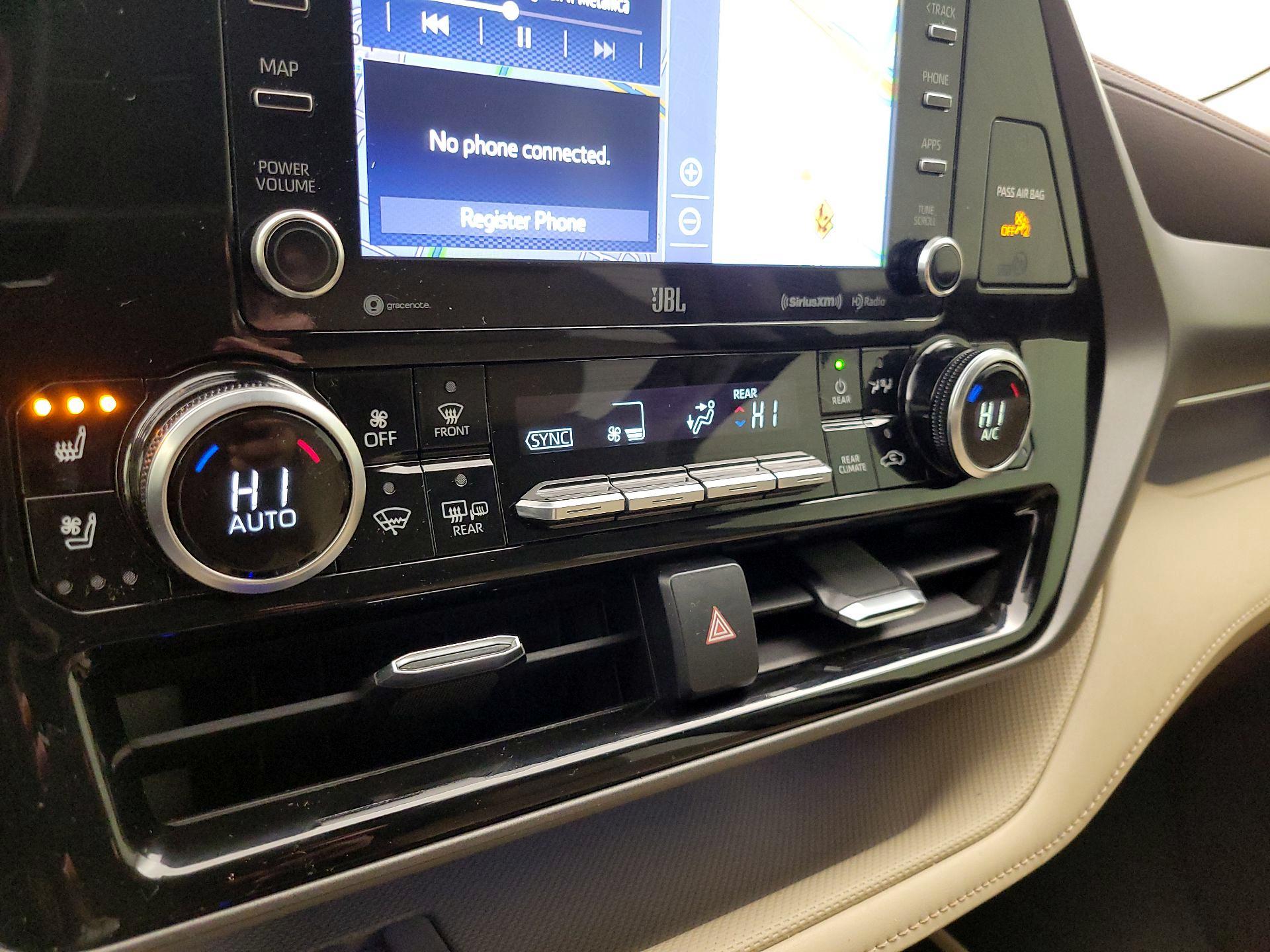 Thumbnail: 2020 Toyota Highlander - 17