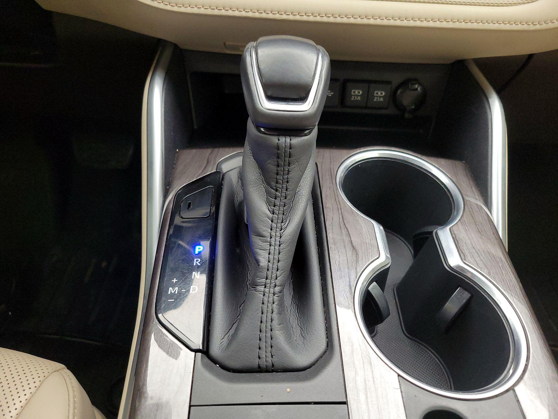 Thumbnail: 2020 Toyota Highlander - 18