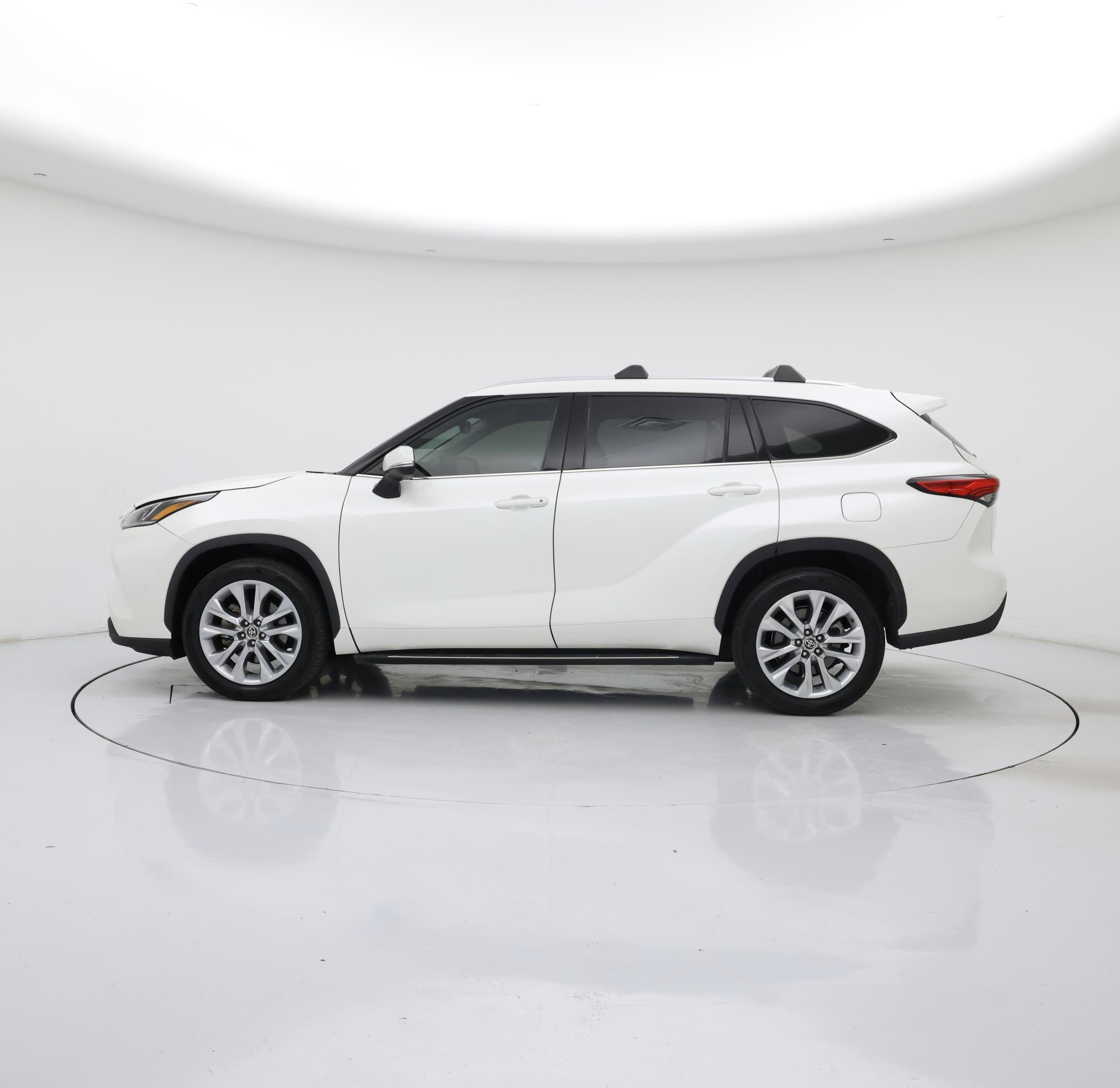 Thumbnail: 2020 Toyota Highlander - 3