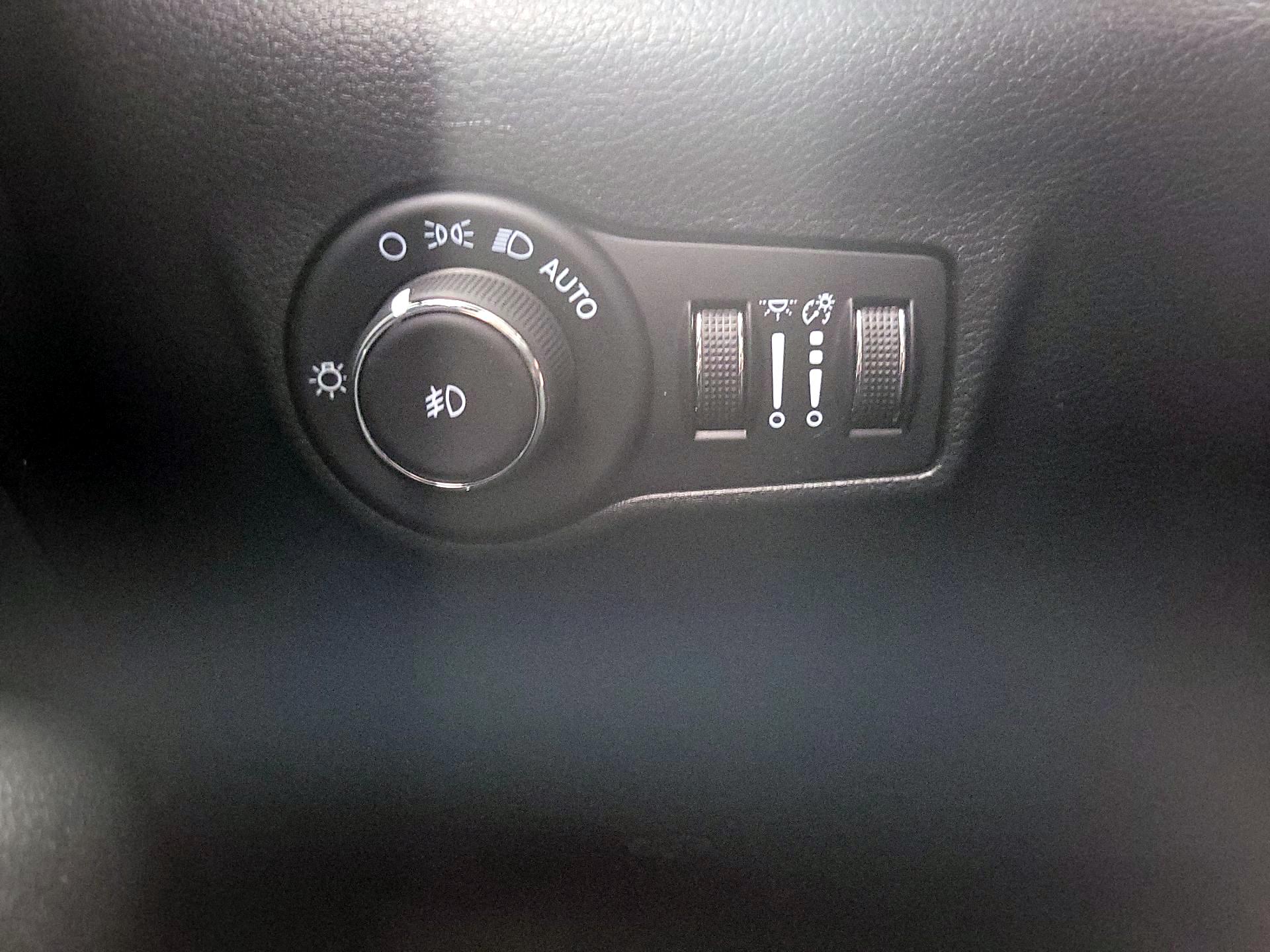 Thumbnail: 2025 Jeep Compass - 13