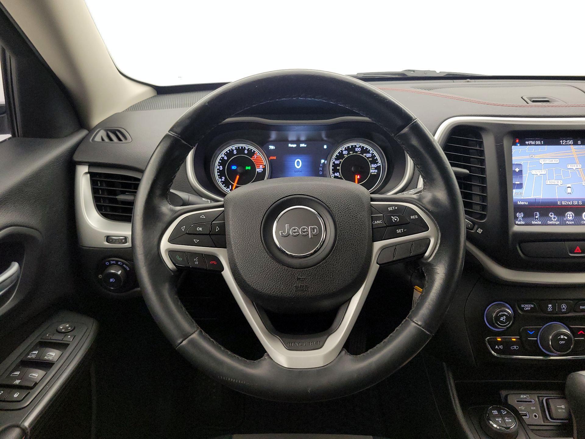 Thumbnail: 2016 Jeep Cherokee - 10