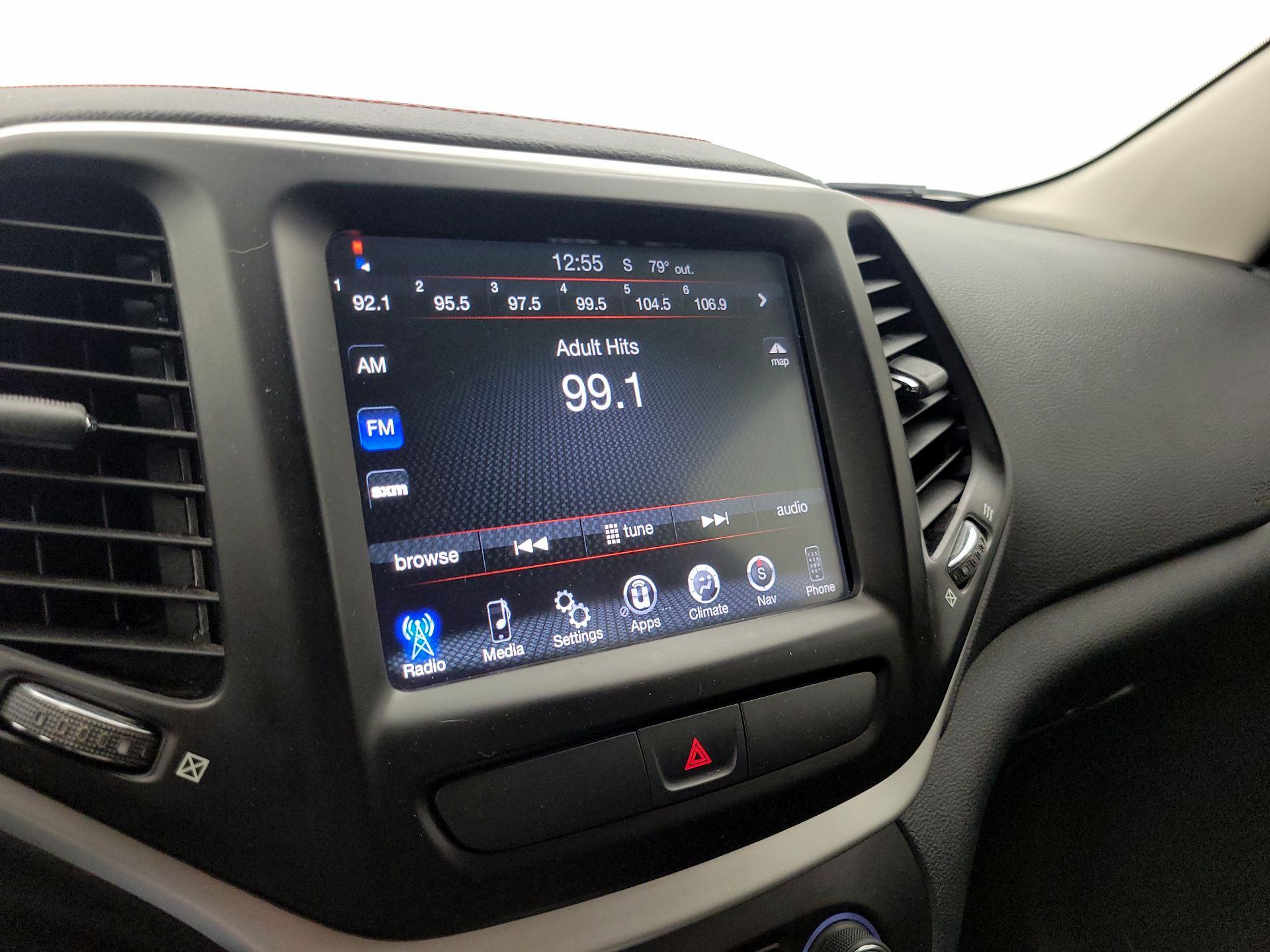 Thumbnail: 2016 Jeep Cherokee - 16