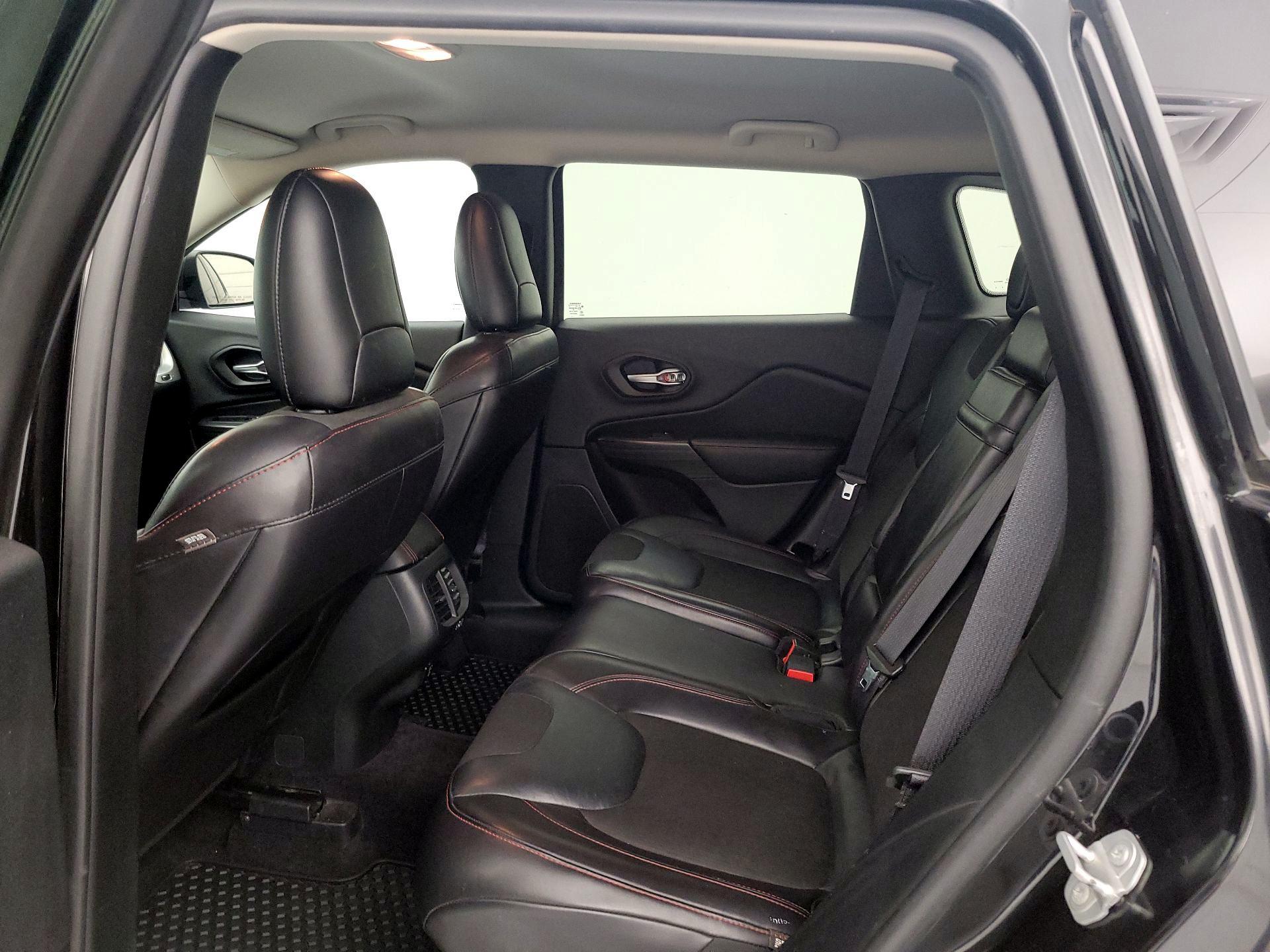 Thumbnail: 2016 Jeep Cherokee - 20