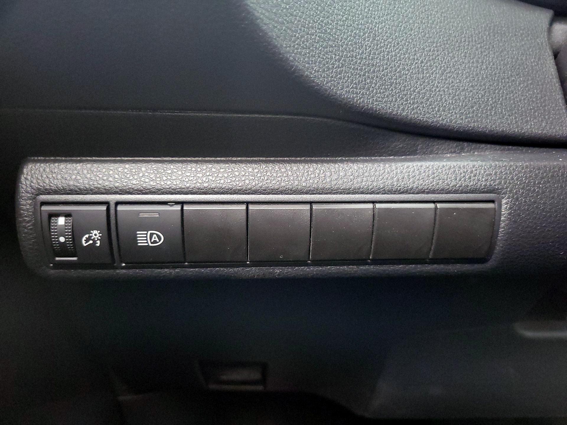 Thumbnail: 2025 Toyota Corolla - 13