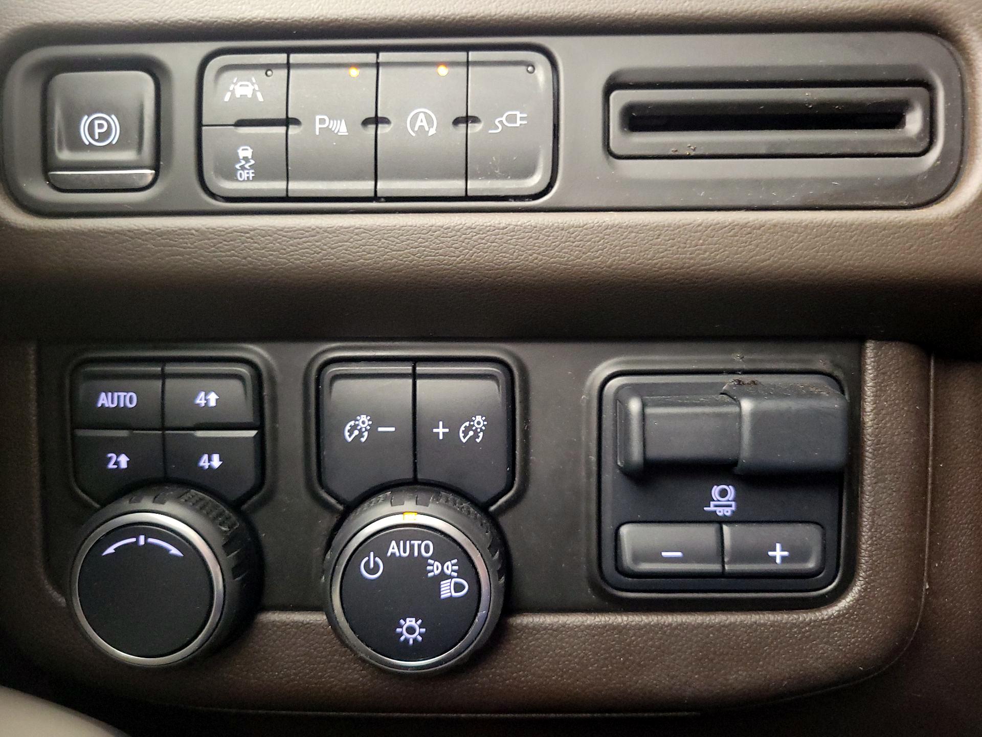 Thumbnail: 2021 Chevrolet Tahoe - 13