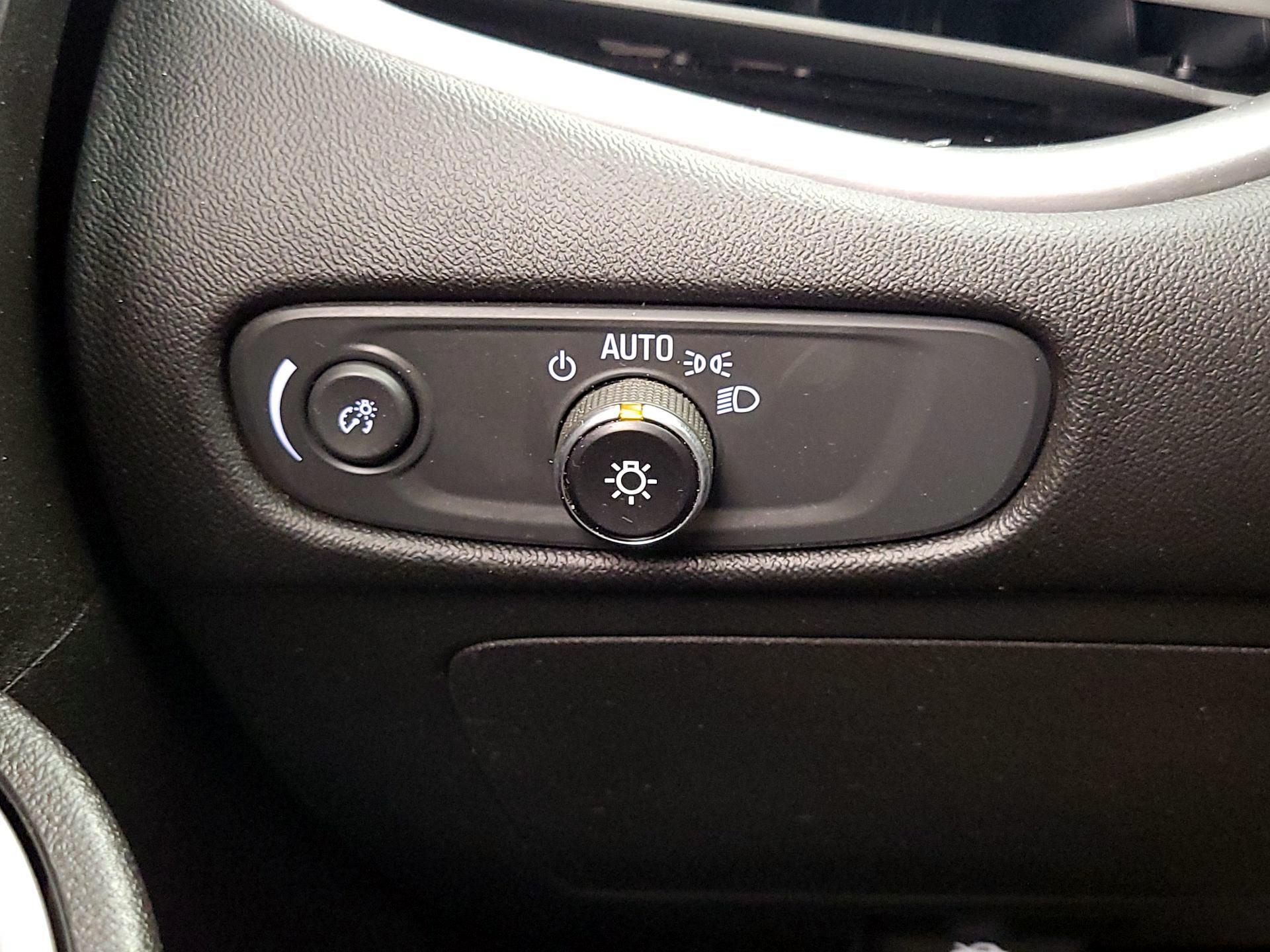 Thumbnail: 2024 Chevrolet Malibu - 13