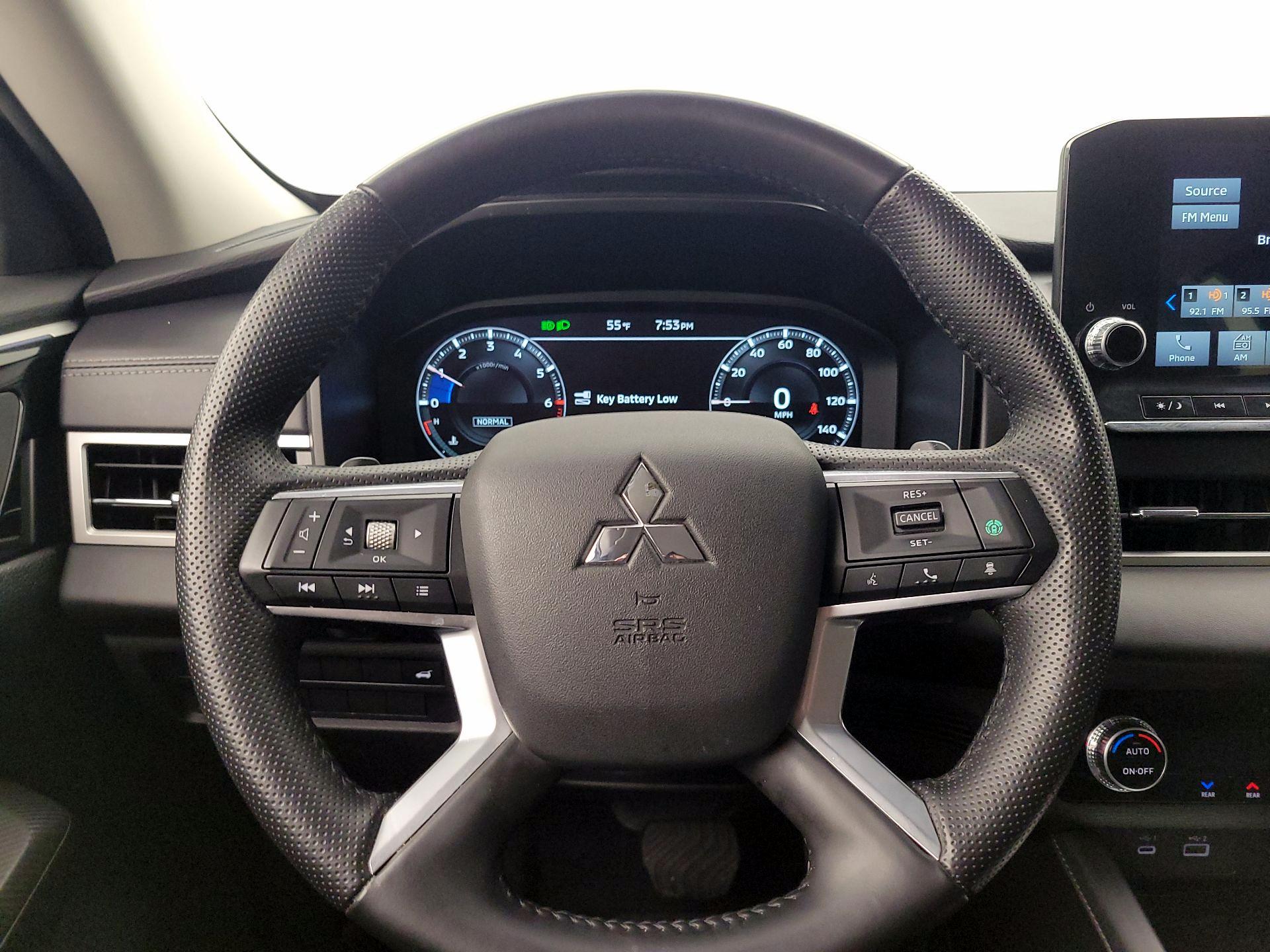 Thumbnail: 2024 Mitsubishi Outlander - 10