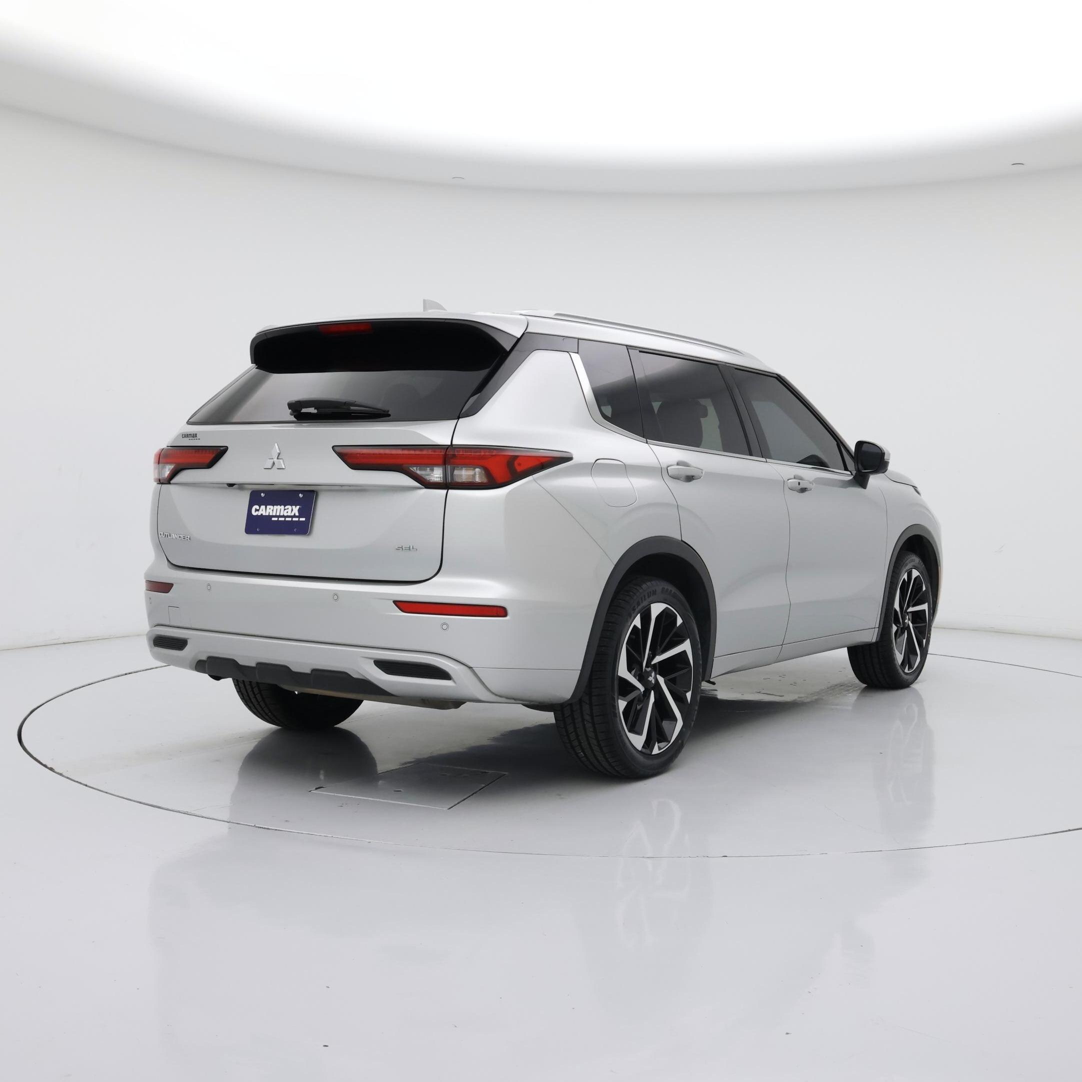 Thumbnail: 2024 Mitsubishi Outlander - 8