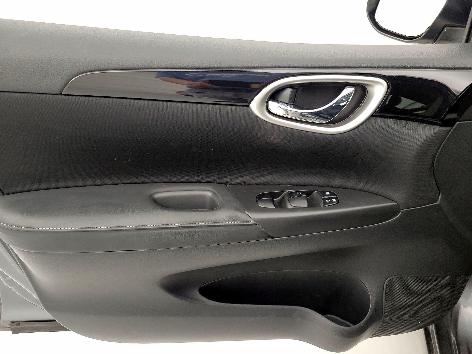 Thumbnail: 2018 Nissan Sentra - 12