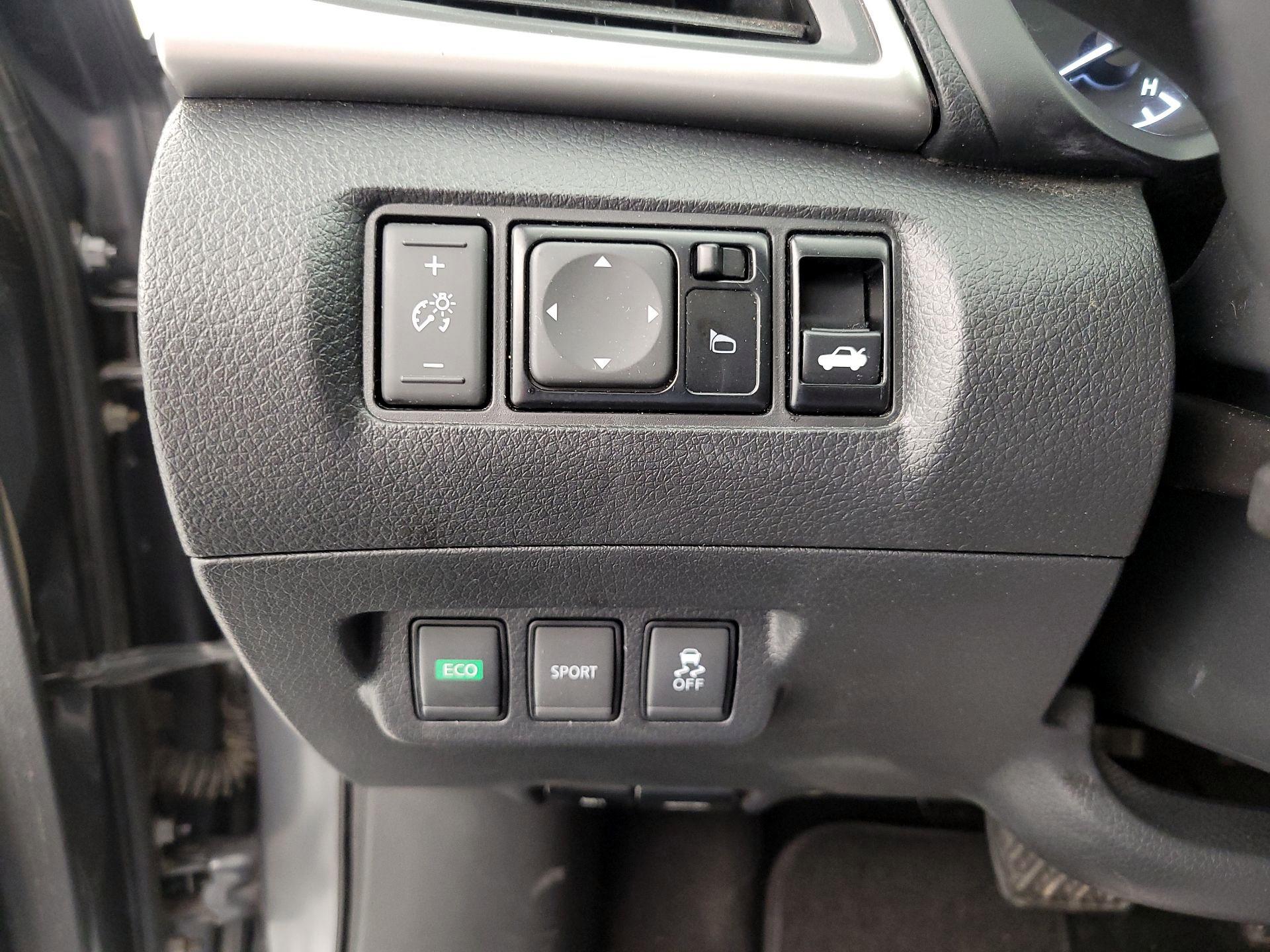 Thumbnail: 2018 Nissan Sentra - 13