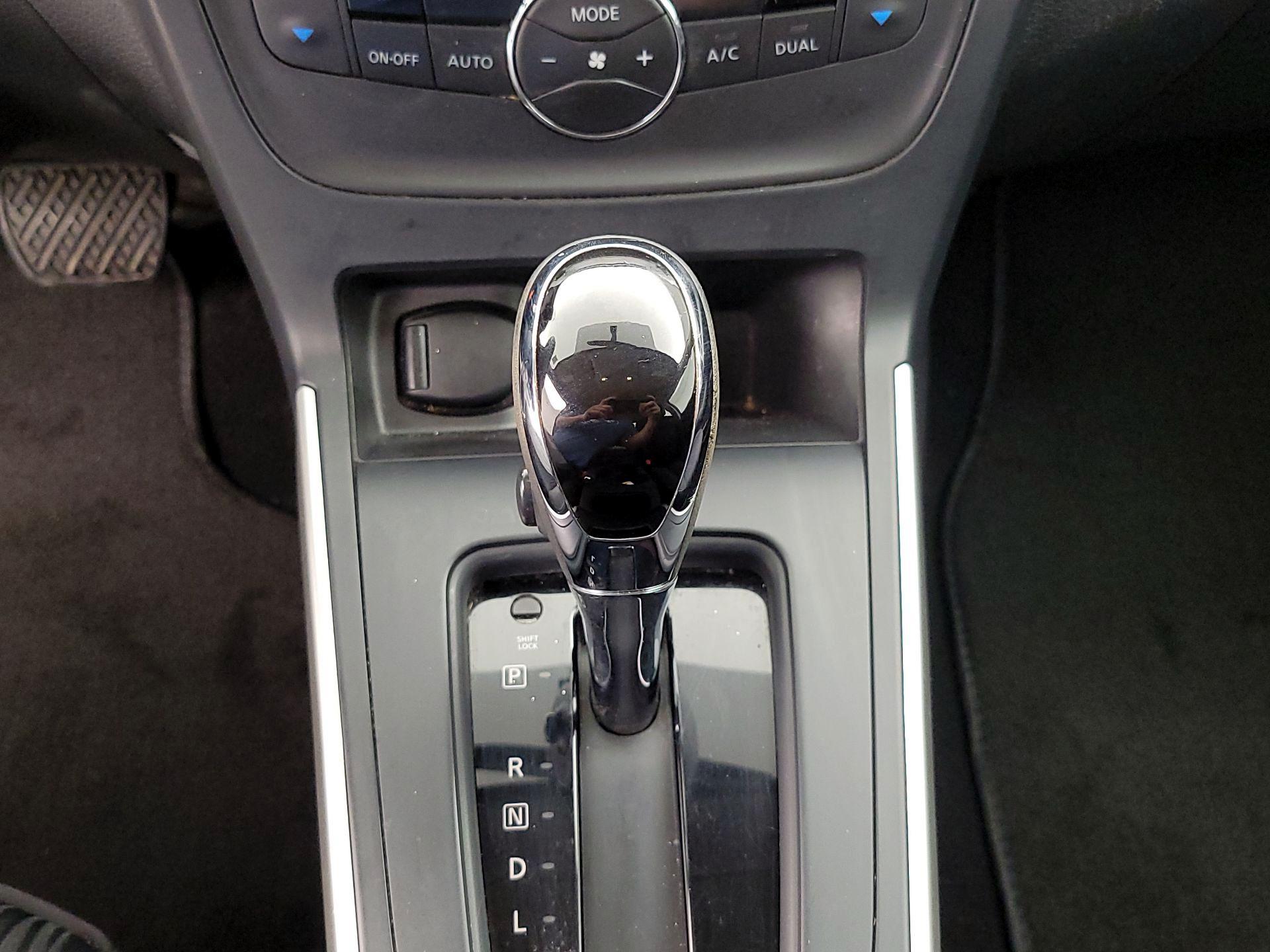 Thumbnail: 2018 Nissan Sentra - 17