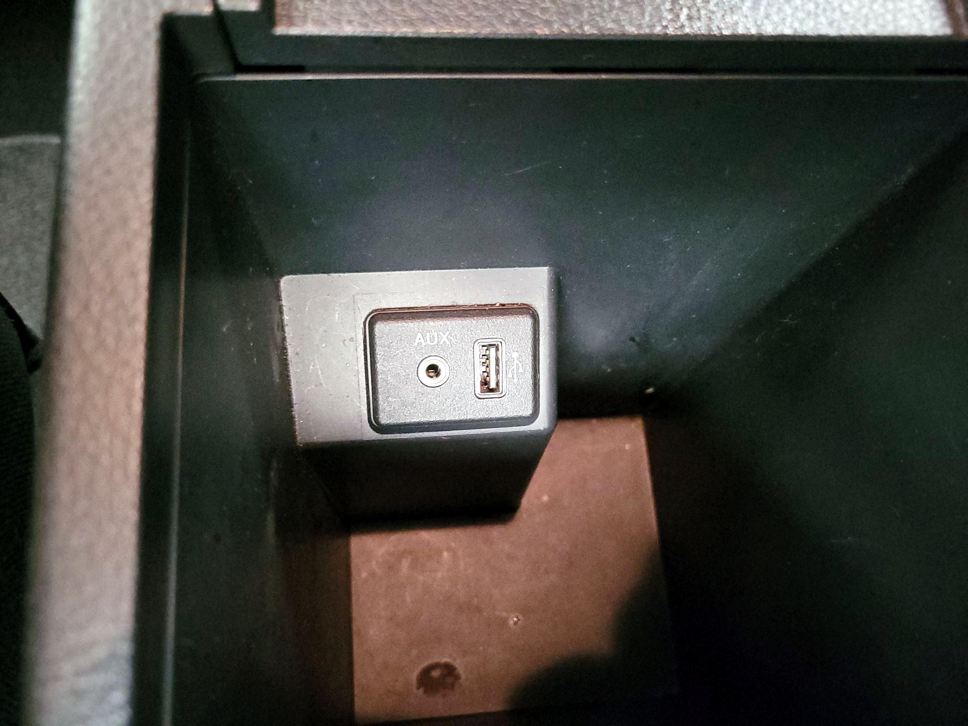 Thumbnail: 2018 Nissan Sentra - 18