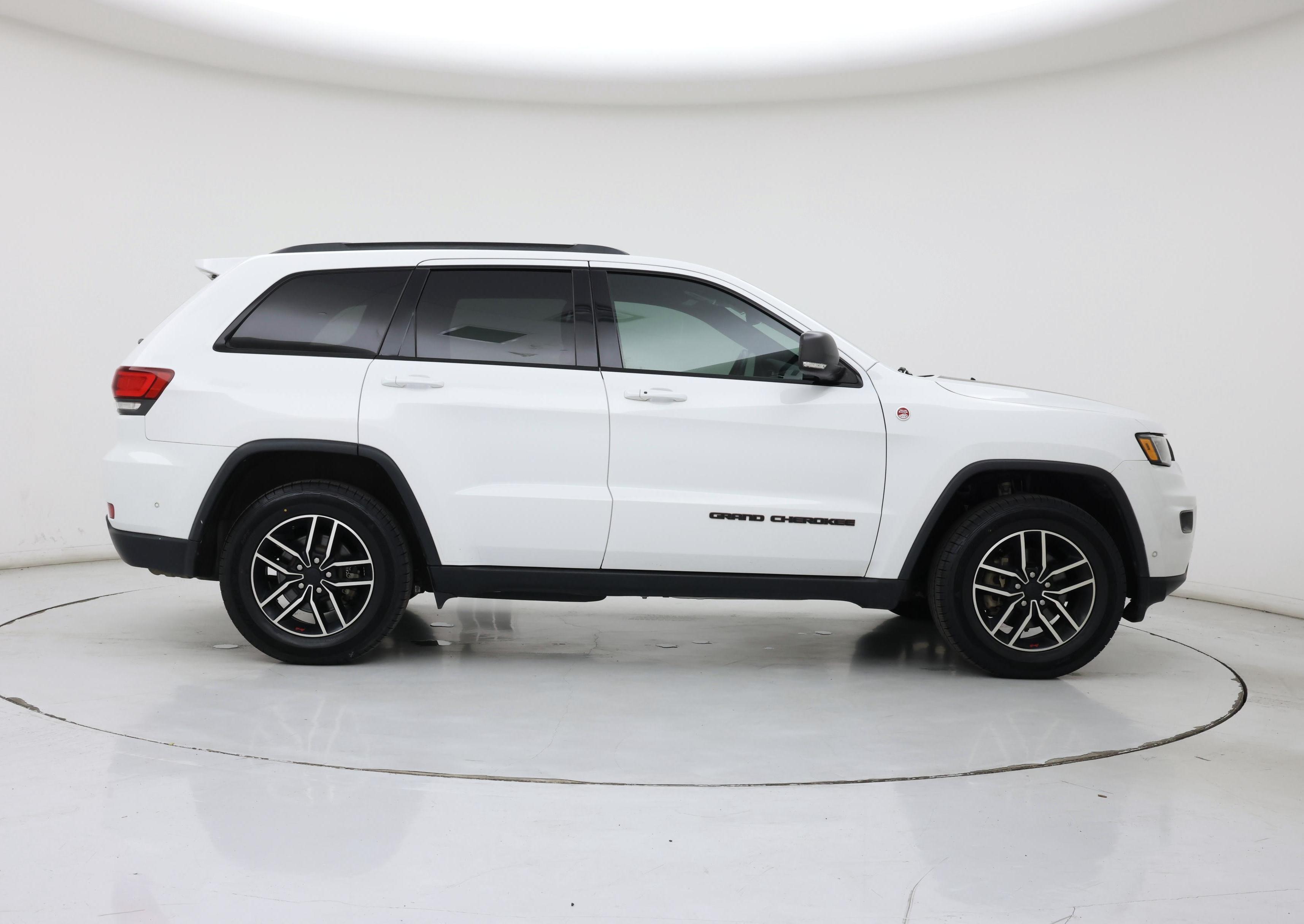 Thumbnail: 2020 Jeep Grand Cherokee - 7