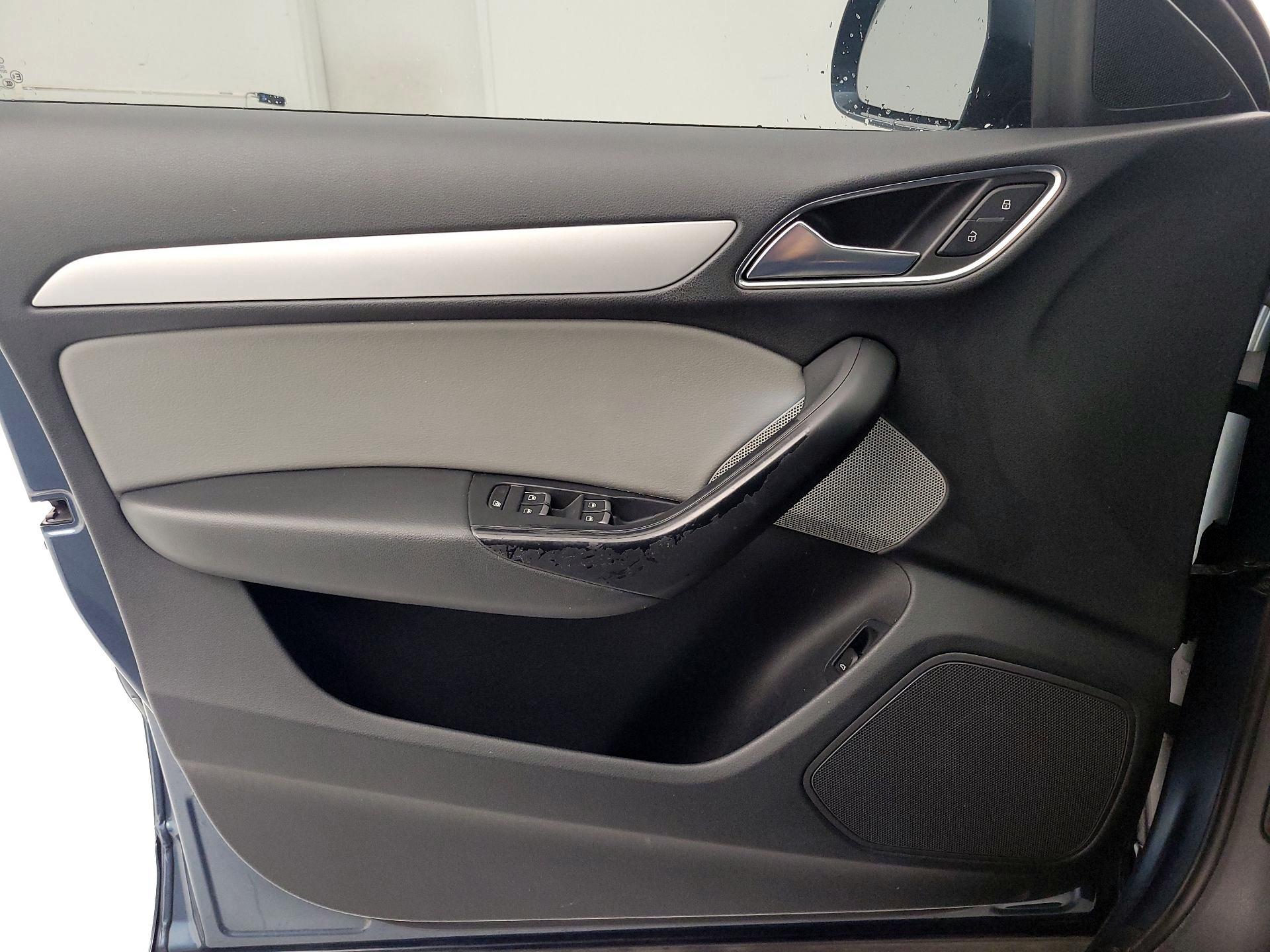 Thumbnail: 2017 Audi Q3 - 12