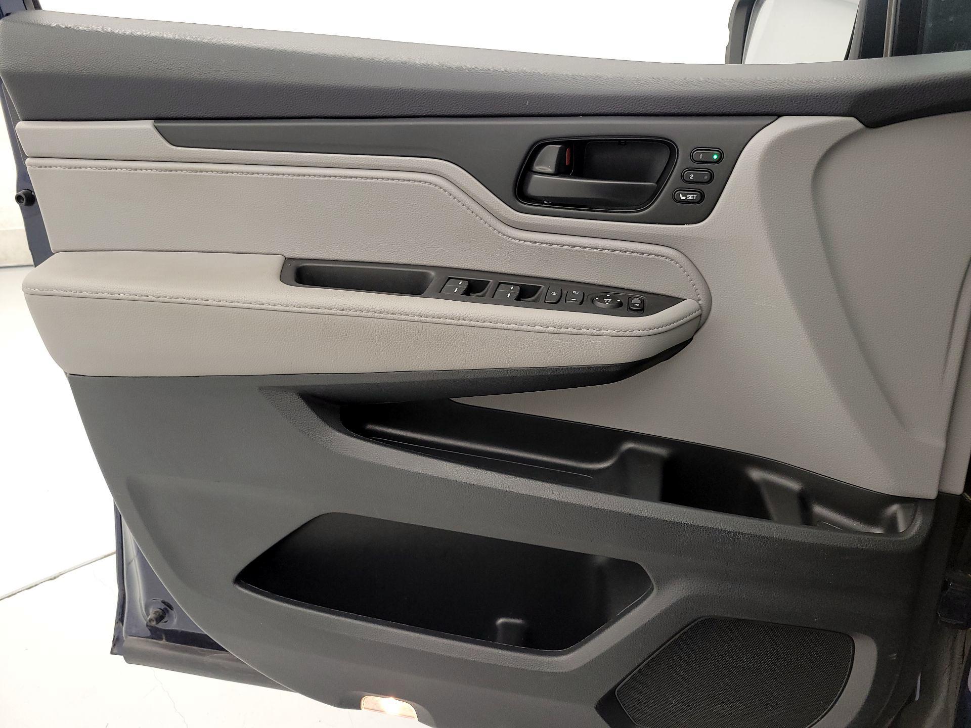 Thumbnail: 2021 Honda Odyssey - 12